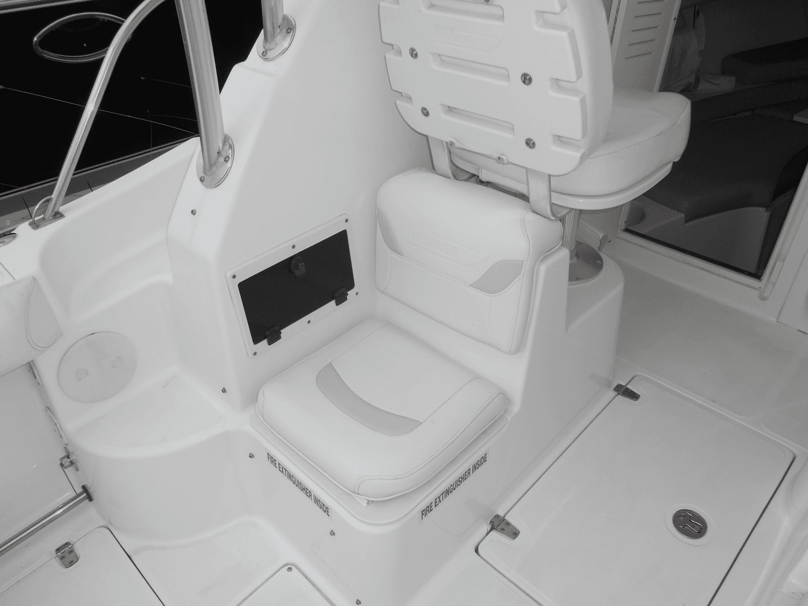 2004 Boston Whaler 255 Conquest - Photo 9