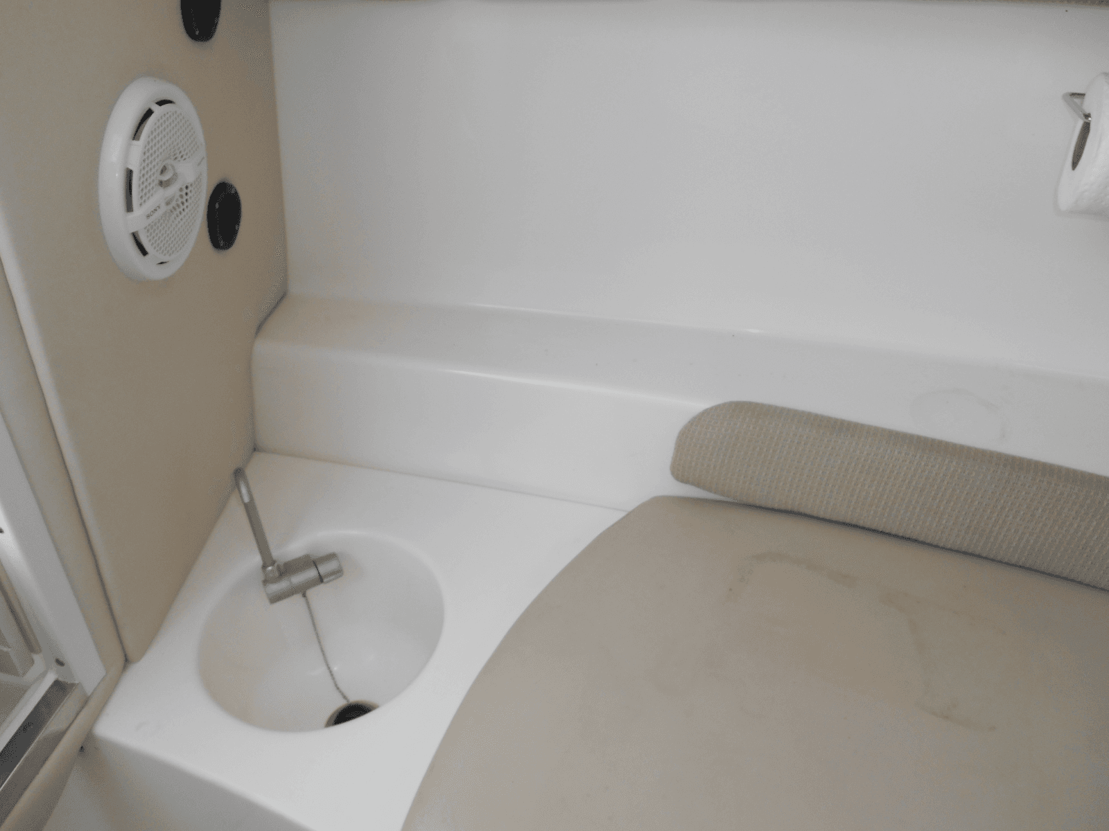 2004 Boston Whaler 255 Conquest - Photo 22