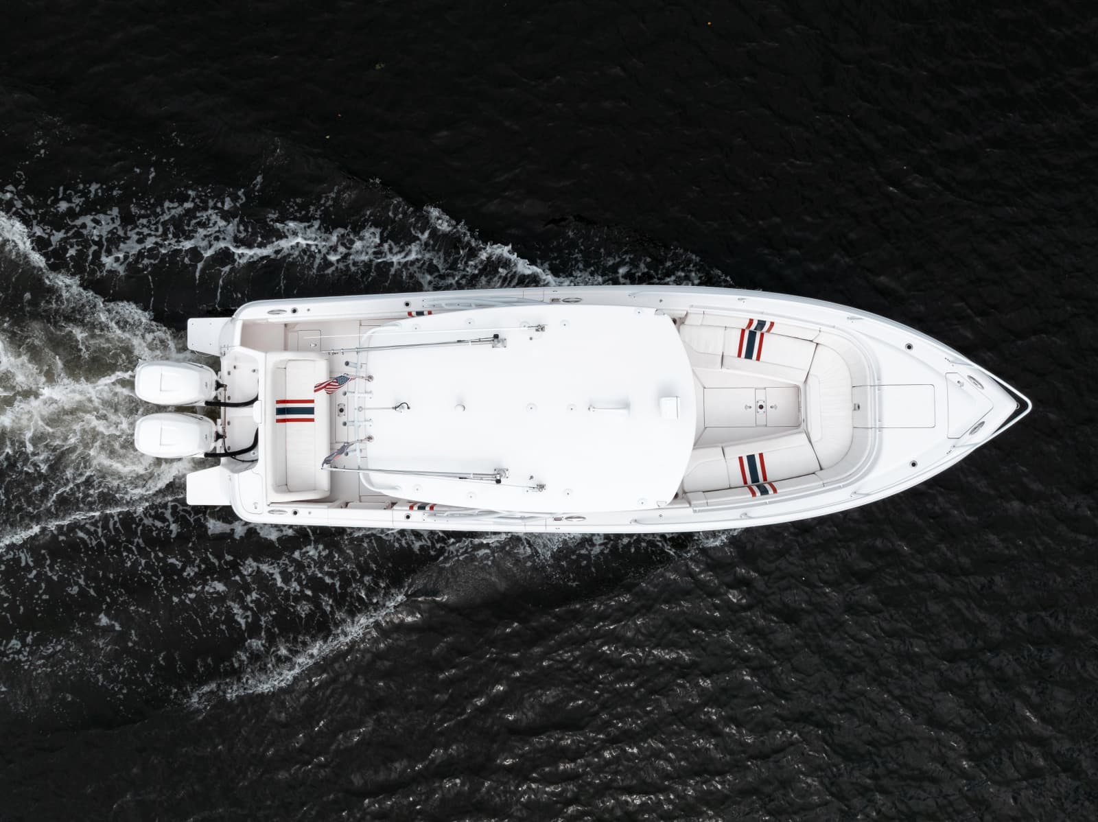 2015 Intrepid 327CC - Photo 4