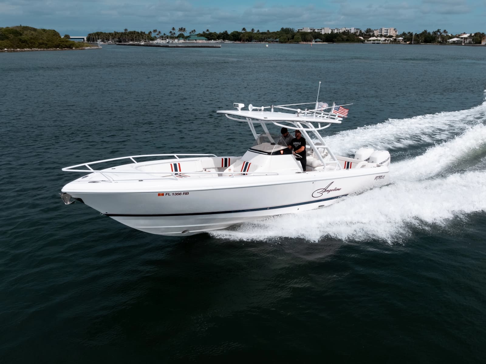 2015 Intrepid 327CC - Photo 3