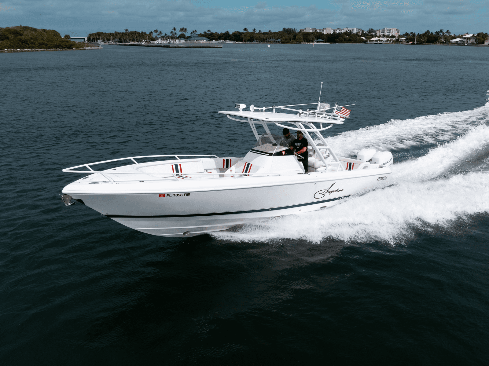 2015 Intrepid 327CC - Photo 3
