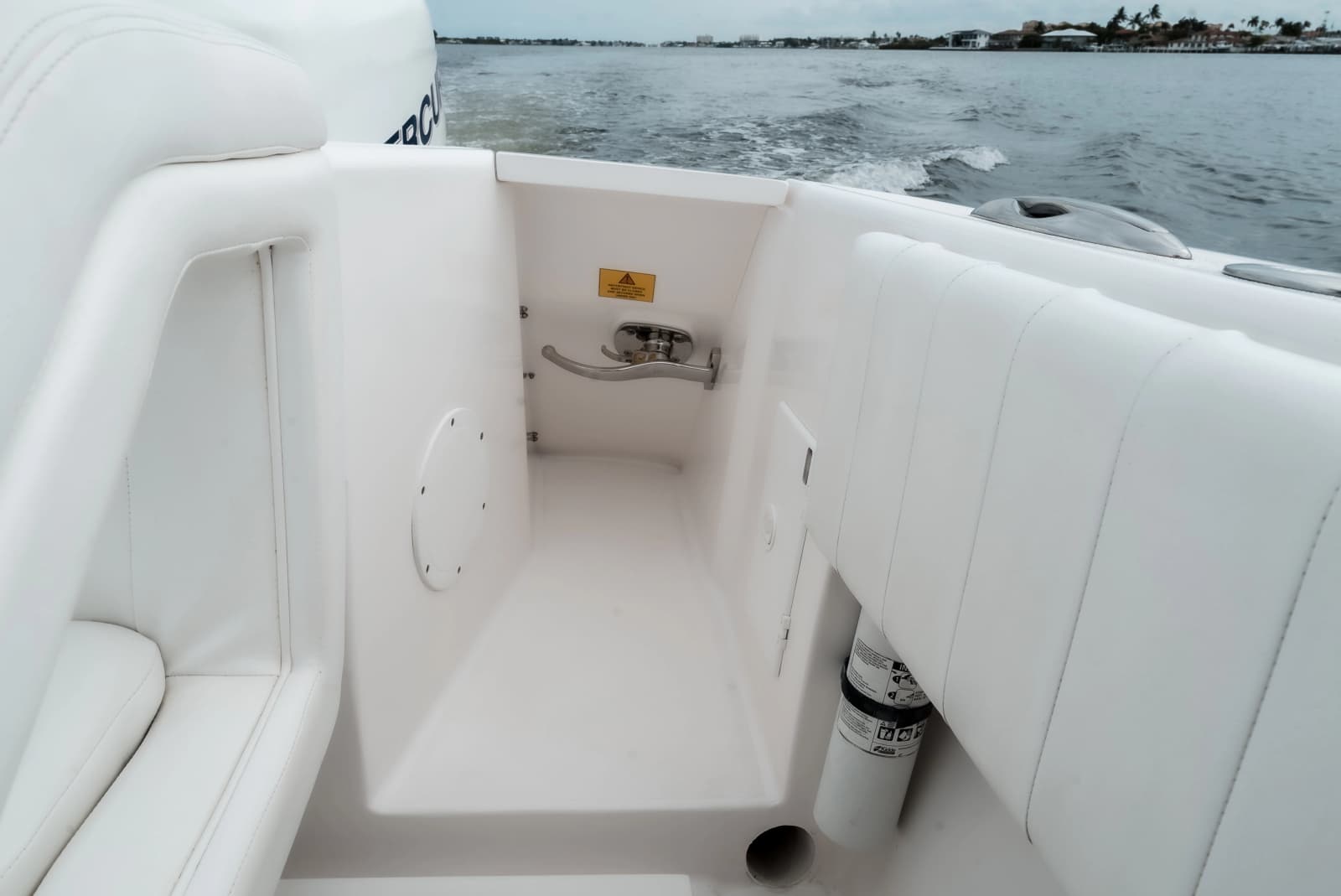 2015 Intrepid 327CC - Photo 9