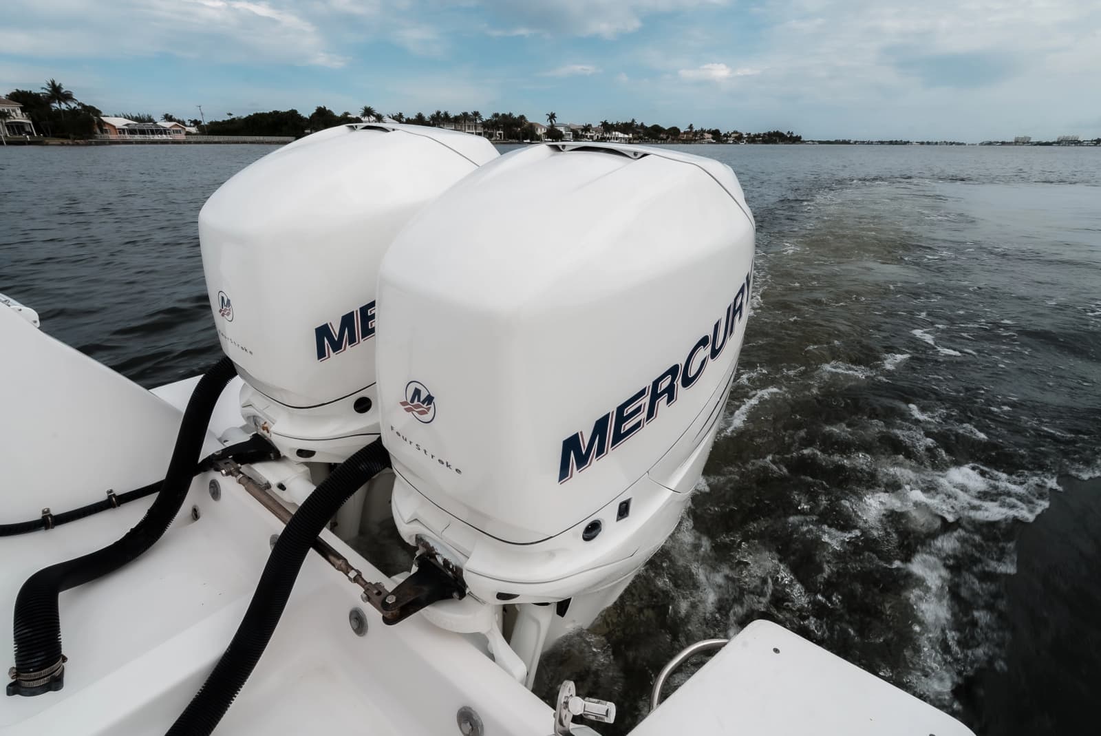 2015 Intrepid 327CC - Photo 7
