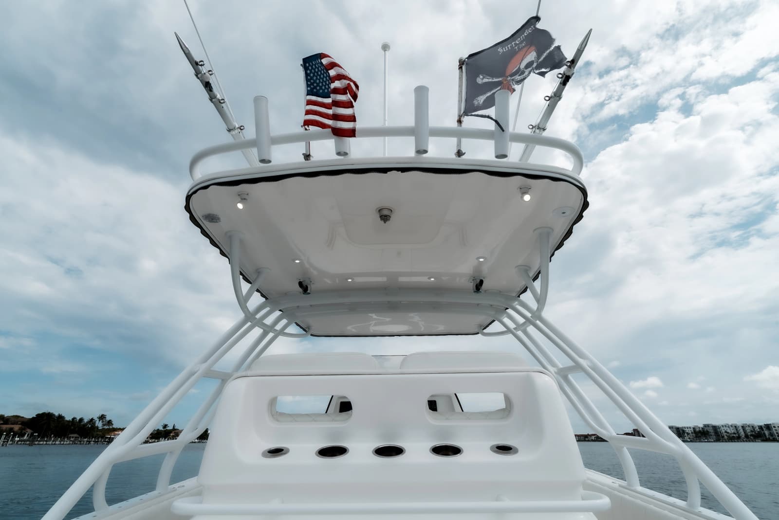 2015 Intrepid 327CC - Photo 17