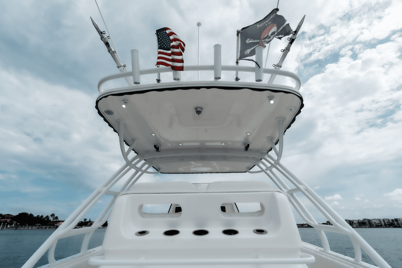 2015 Intrepid 327CC - Photo 17