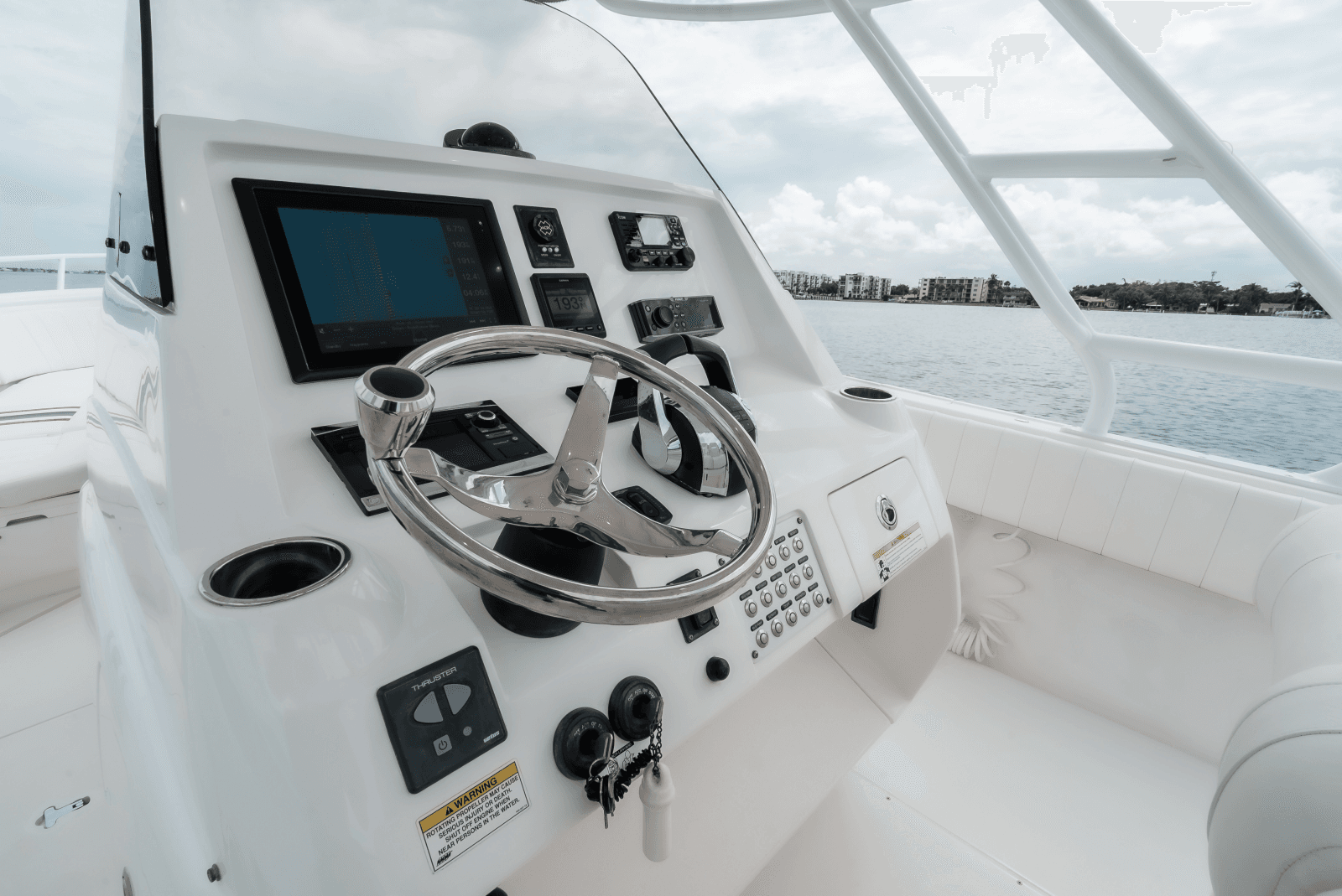 2015 Intrepid 327CC - Photo 20