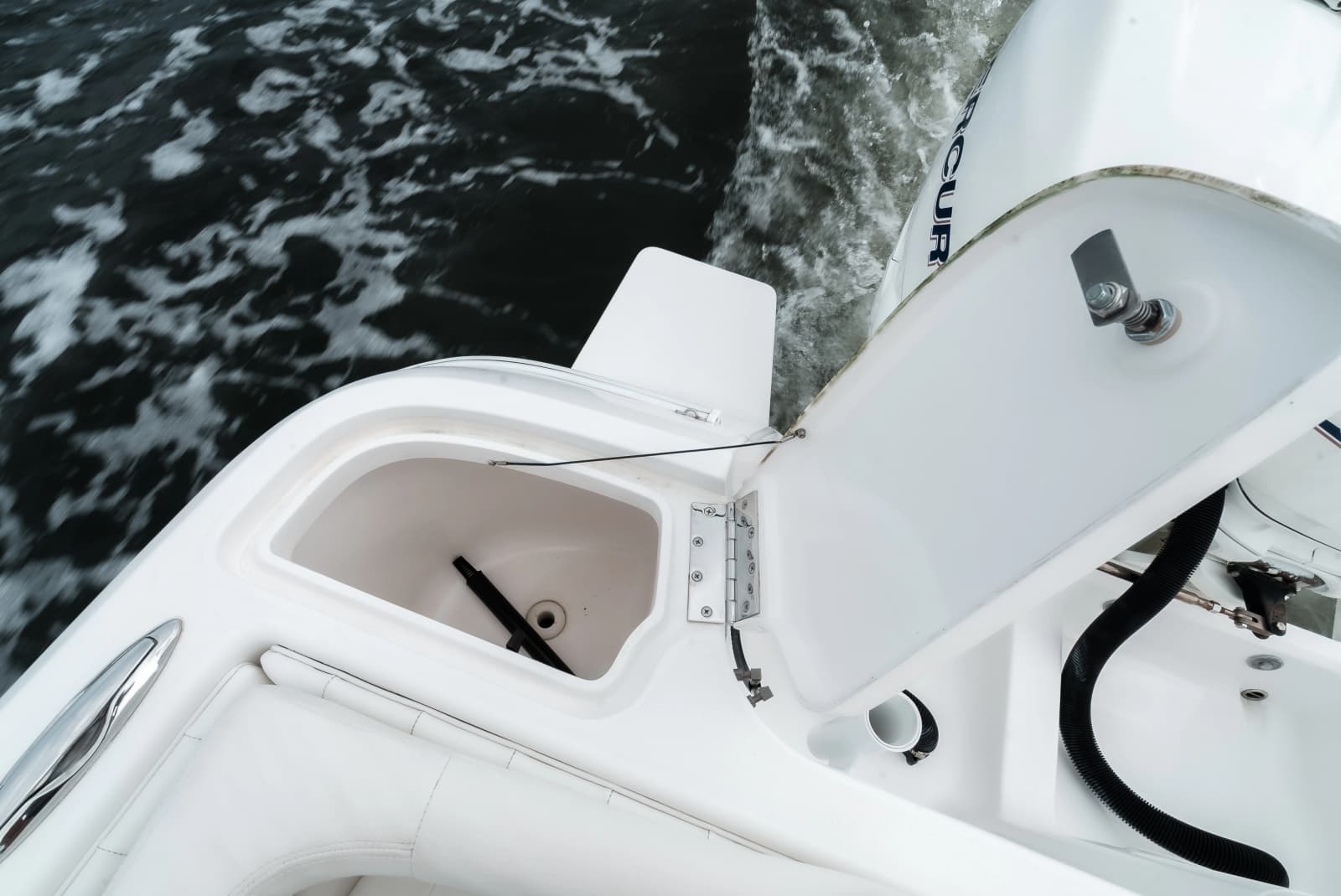 2015 Intrepid 327CC - Photo 12