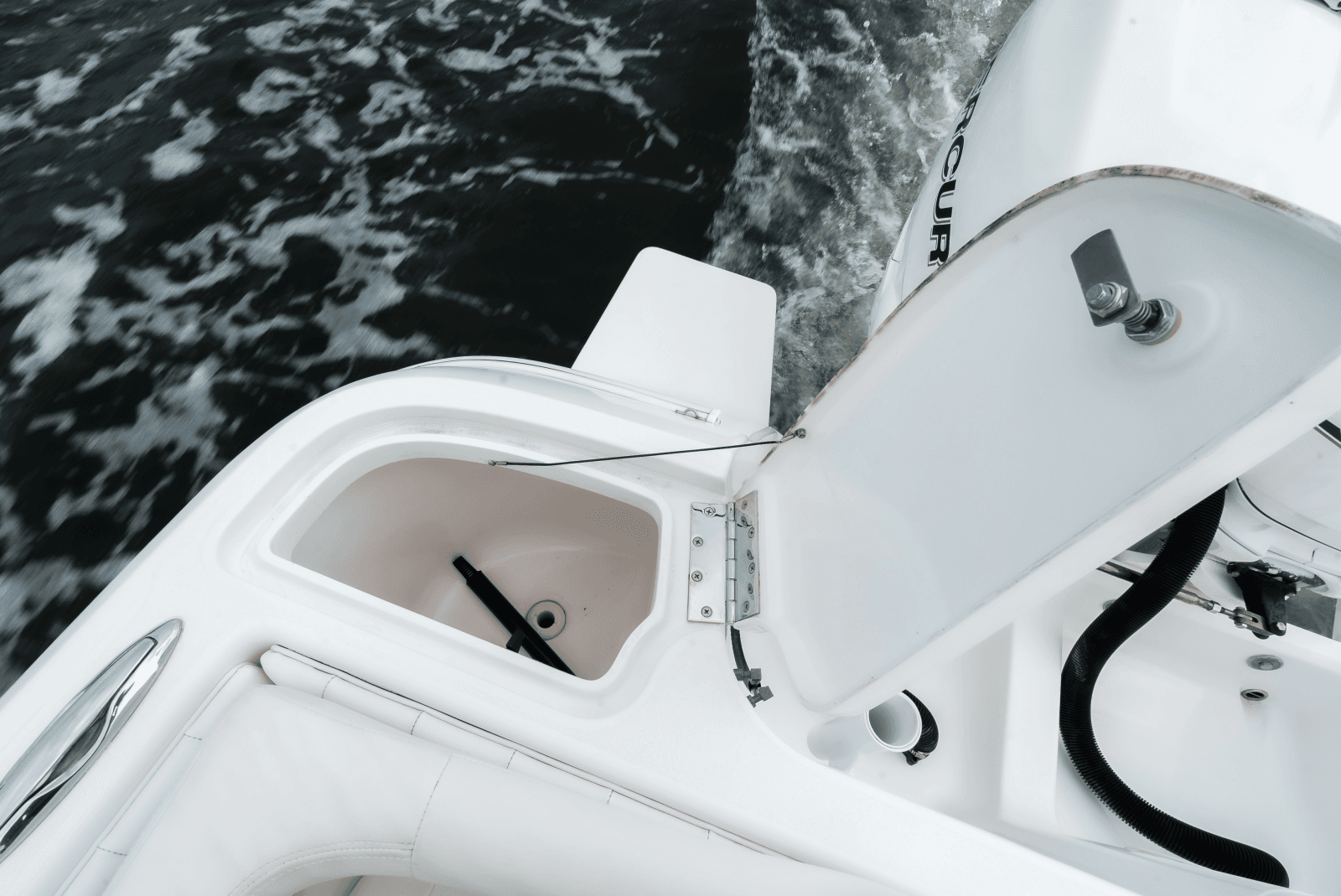 2015 Intrepid 327CC - Photo 12