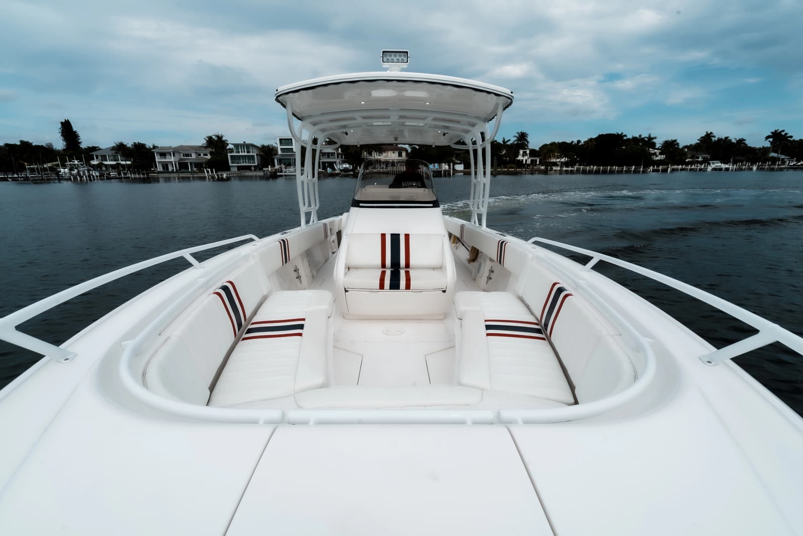 2015 Intrepid 327CC - Photo 32