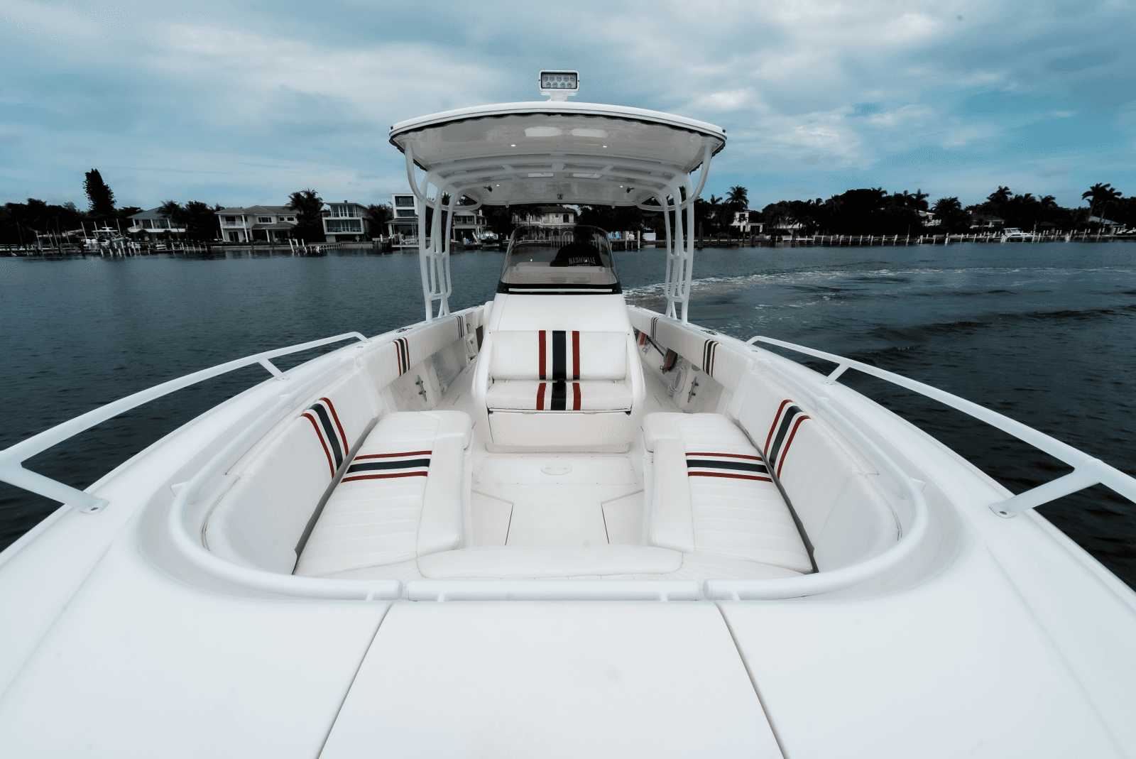 2015 Intrepid 327CC - Photo 32