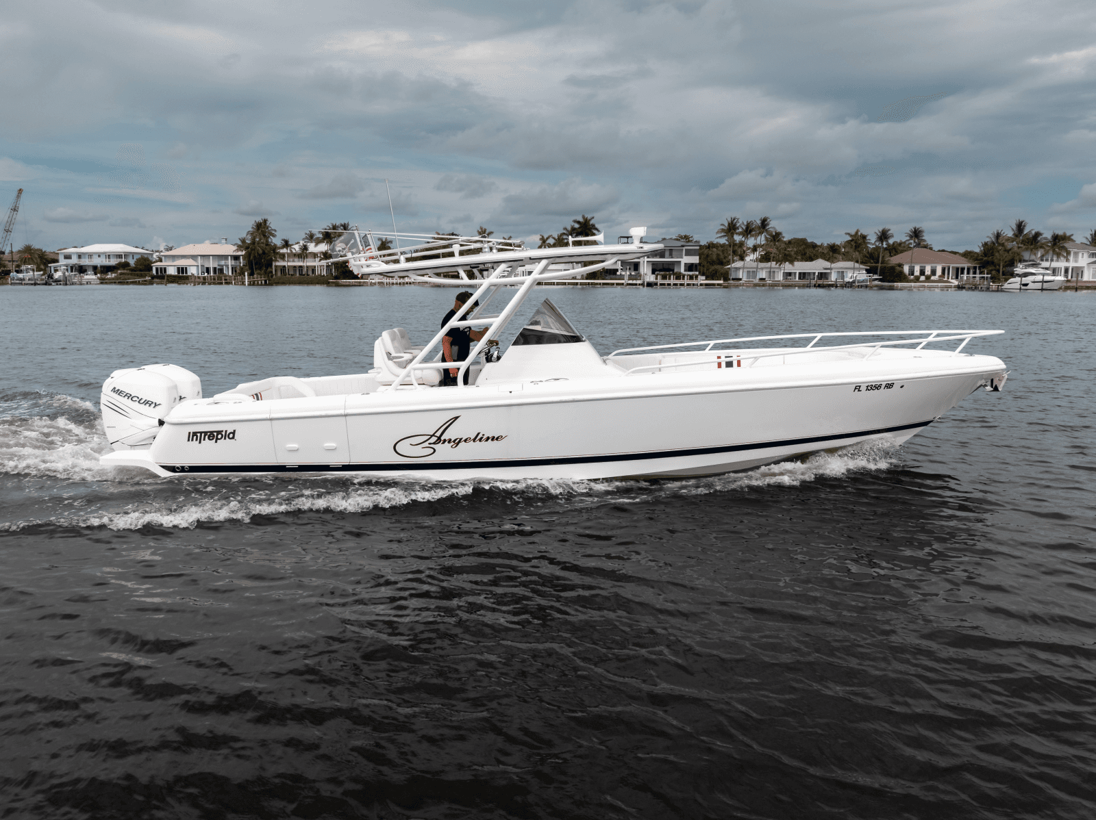 2015 Intrepid 327CC - Photo 2