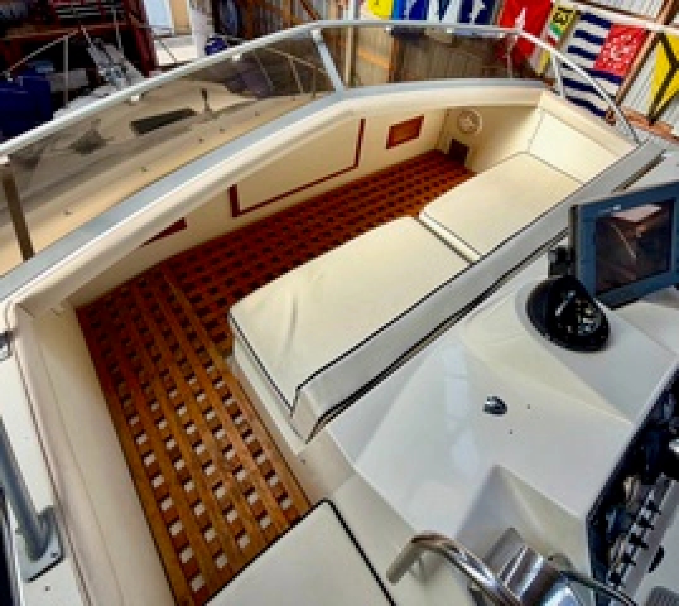 1986 Bertram 33 Sport Fisherman - Photo 10