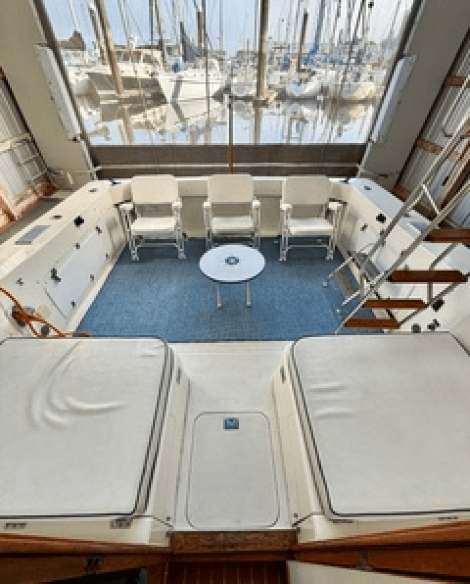 1986 Bertram 33 Sport Fisherman - Photo 5