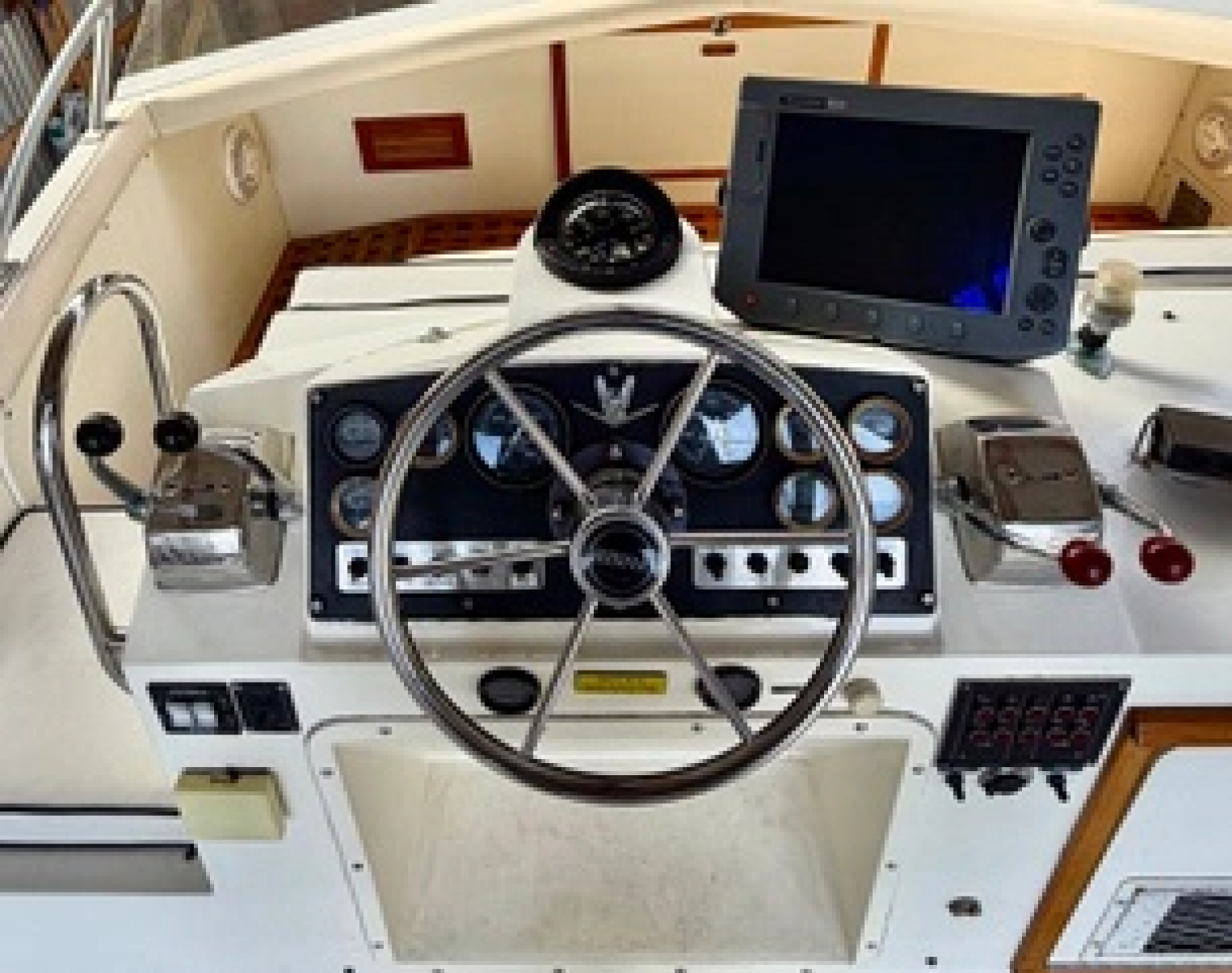 1986 Bertram 33 Sport Fisherman - Photo 9