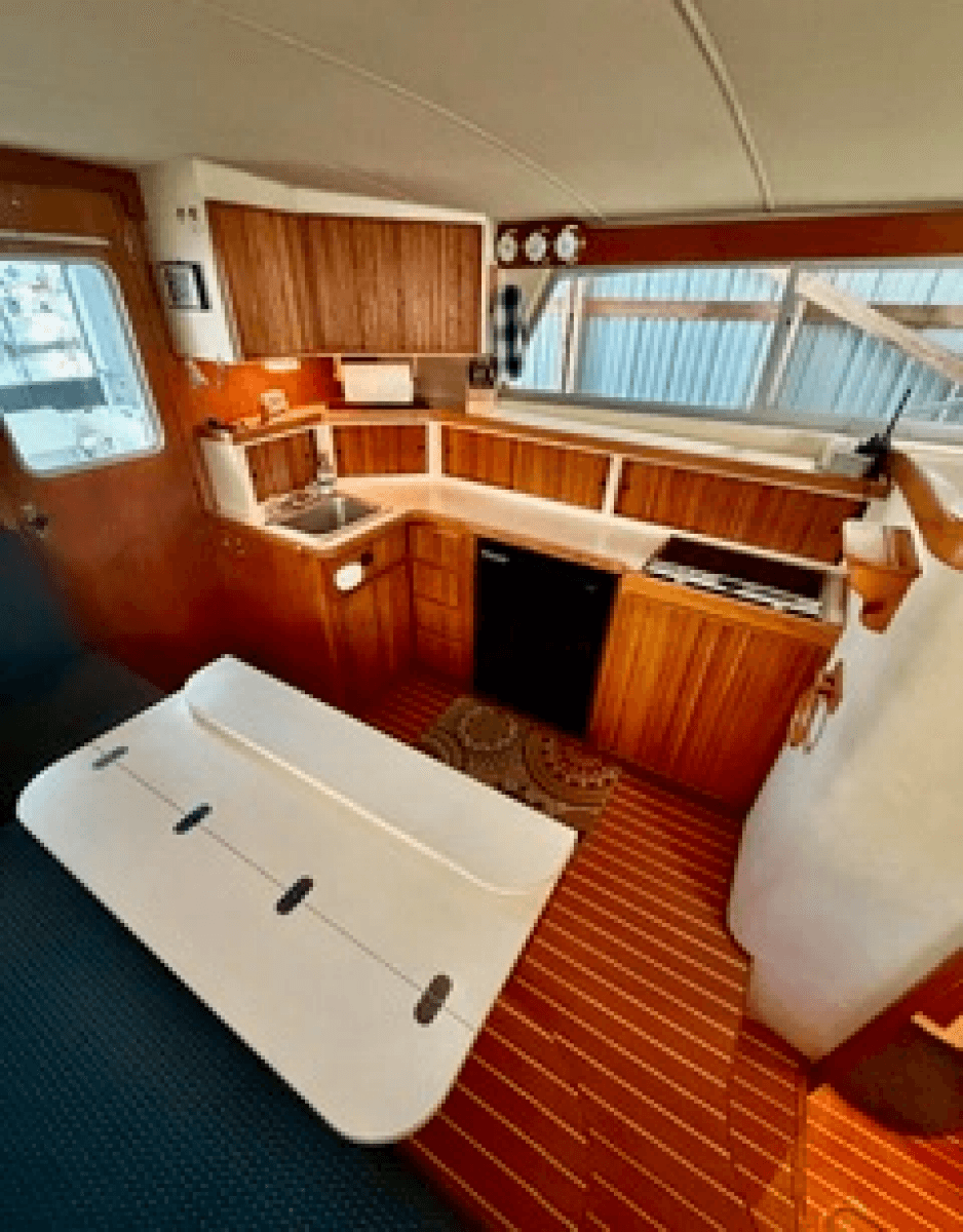 1986 Bertram 33 Sport Fisherman - Photo 11