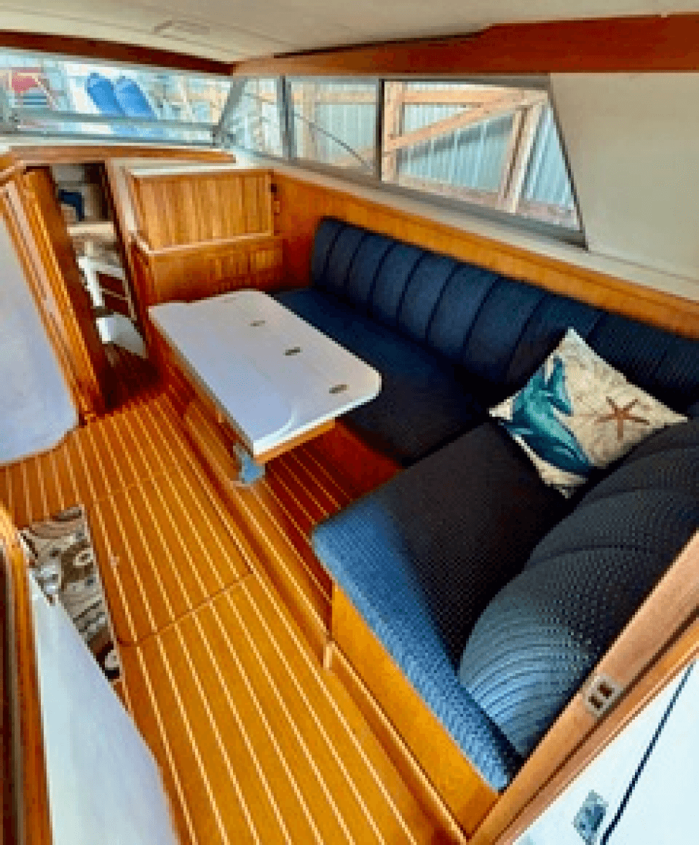 1986 Bertram 33 Sport Fisherman - Photo 12