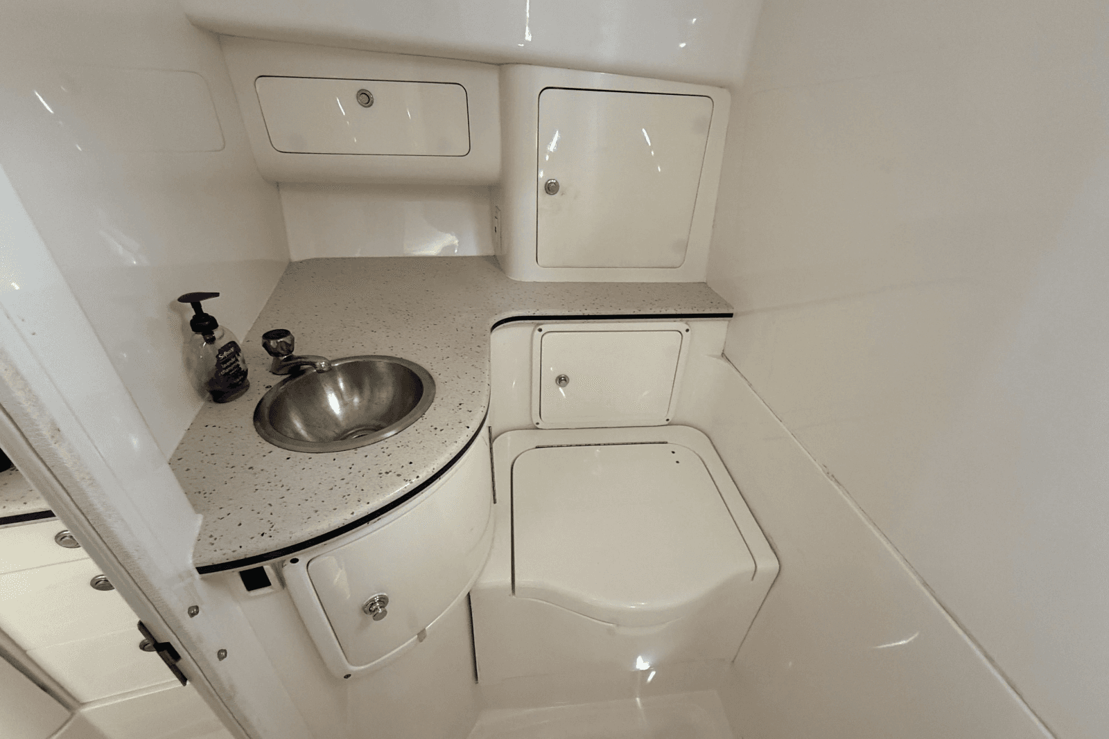 2004 Intrepid 348 WA - Photo 27