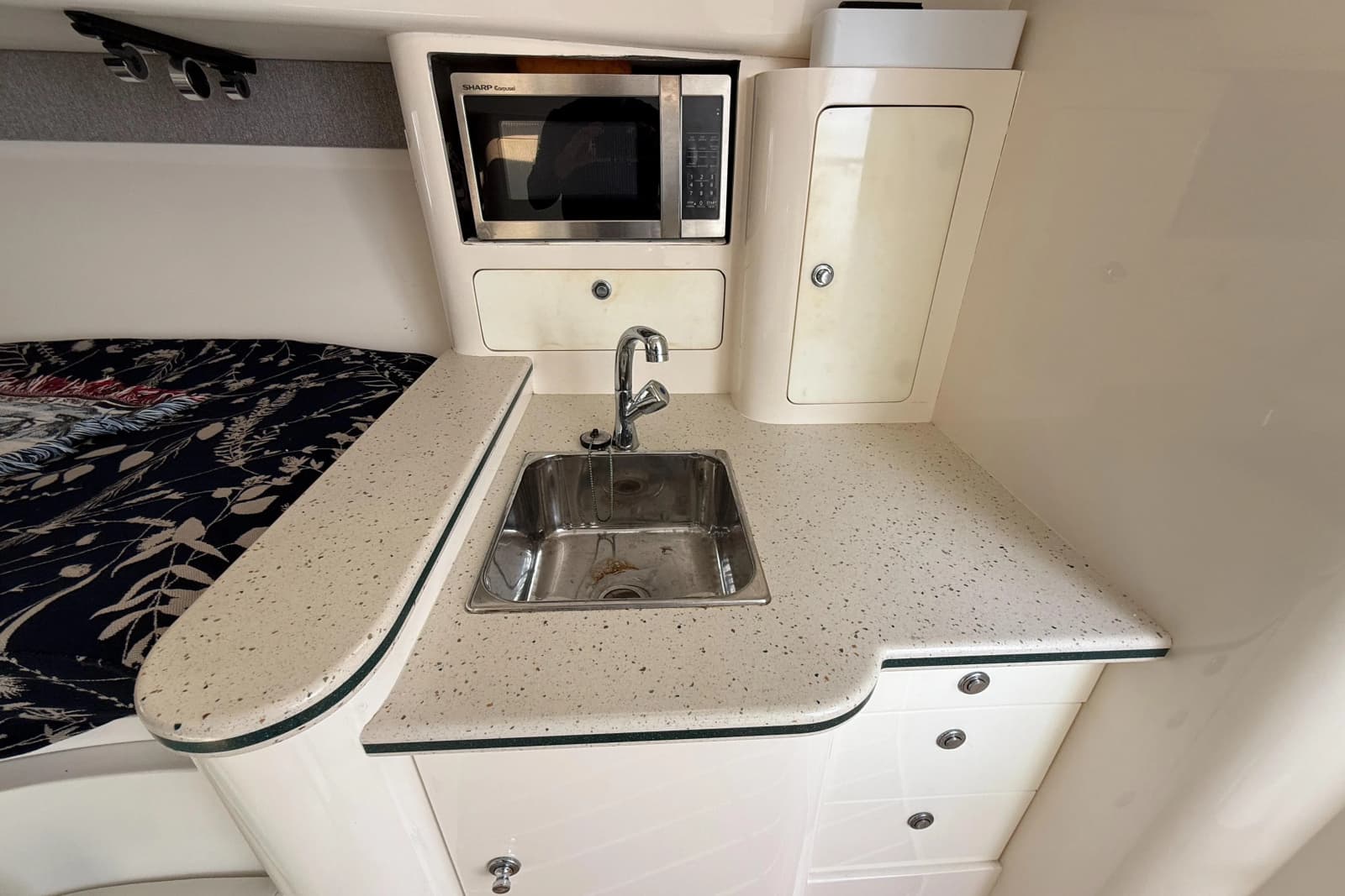 2004 Intrepid 348 WA - Photo 30