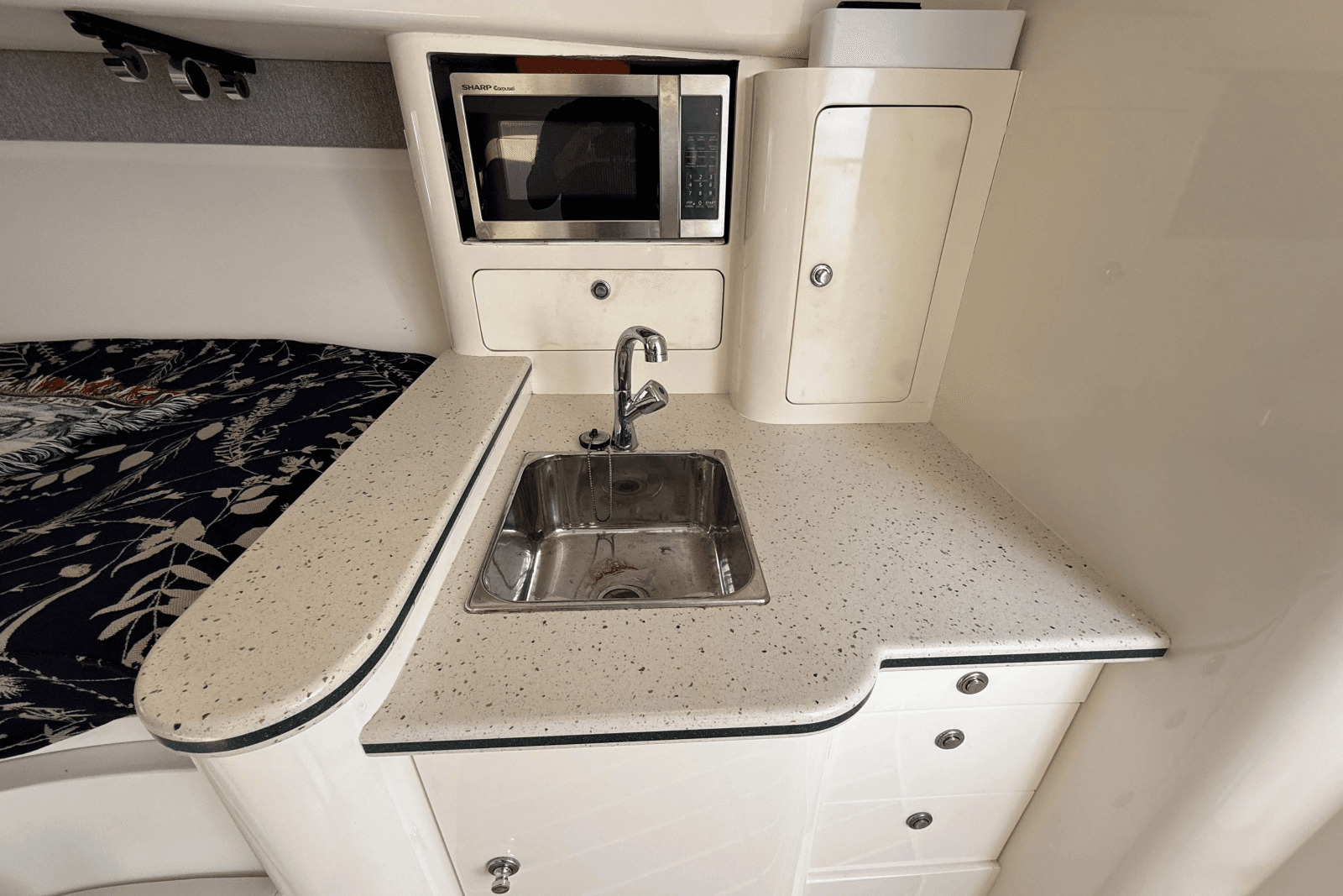2004 Intrepid 348 WA - Photo 30