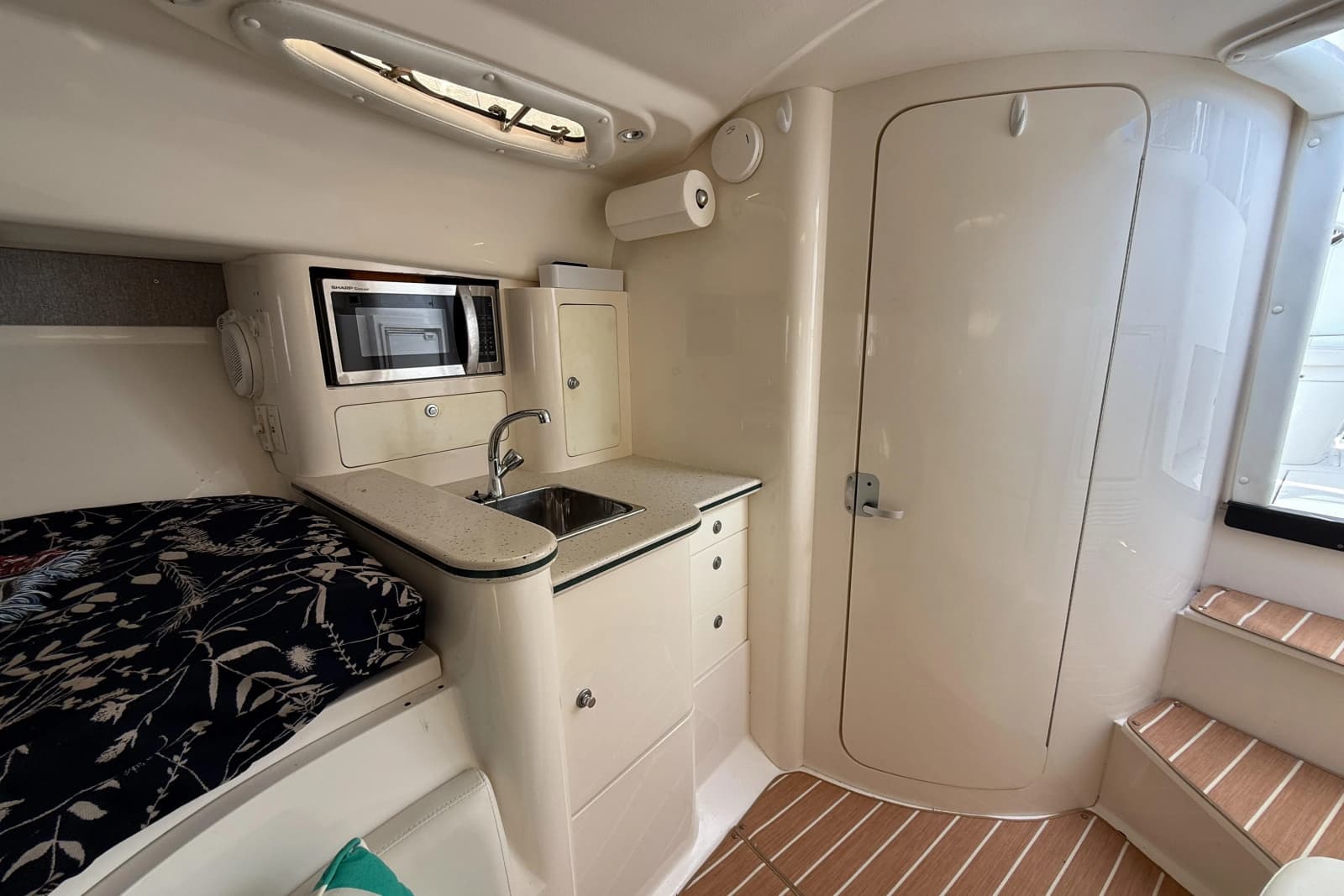 2004 Intrepid 348 WA - Photo 31