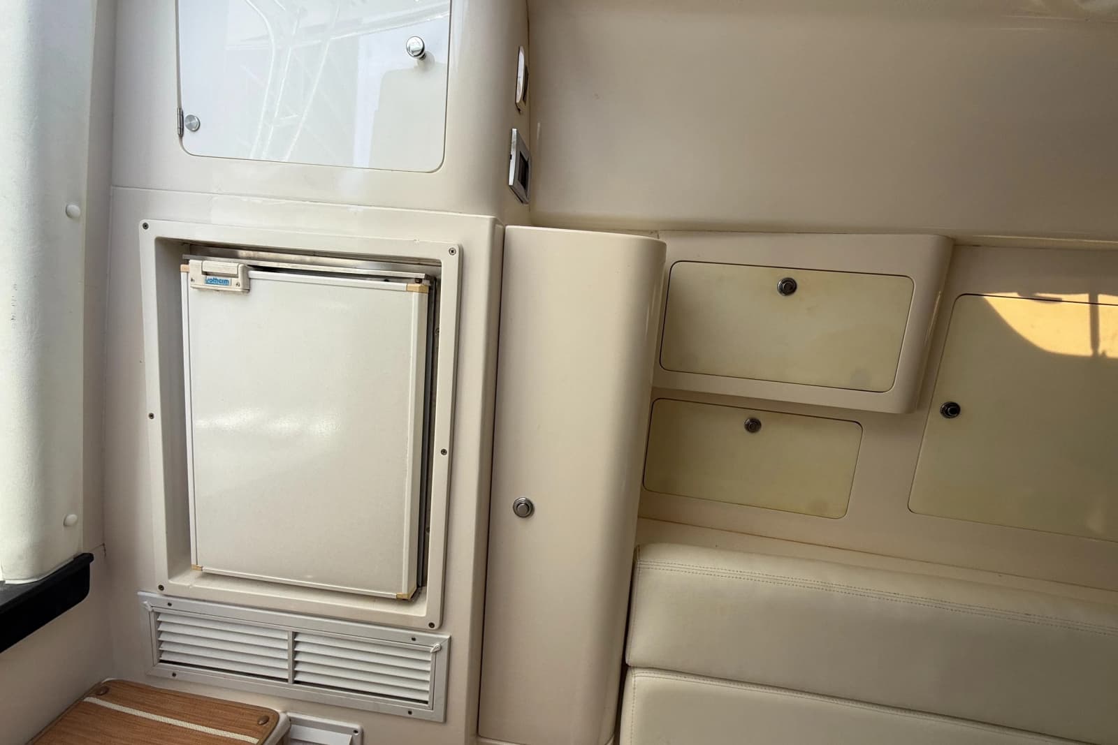 2004 Intrepid 348 WA - Photo 29
