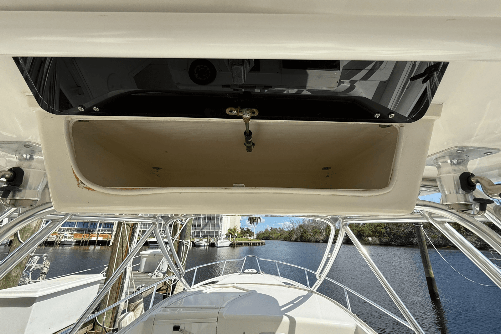 2004 Intrepid 348 WA - Photo 17