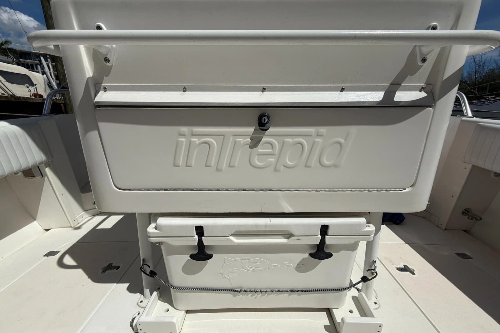 2004 Intrepid 348 WA - Photo 11
