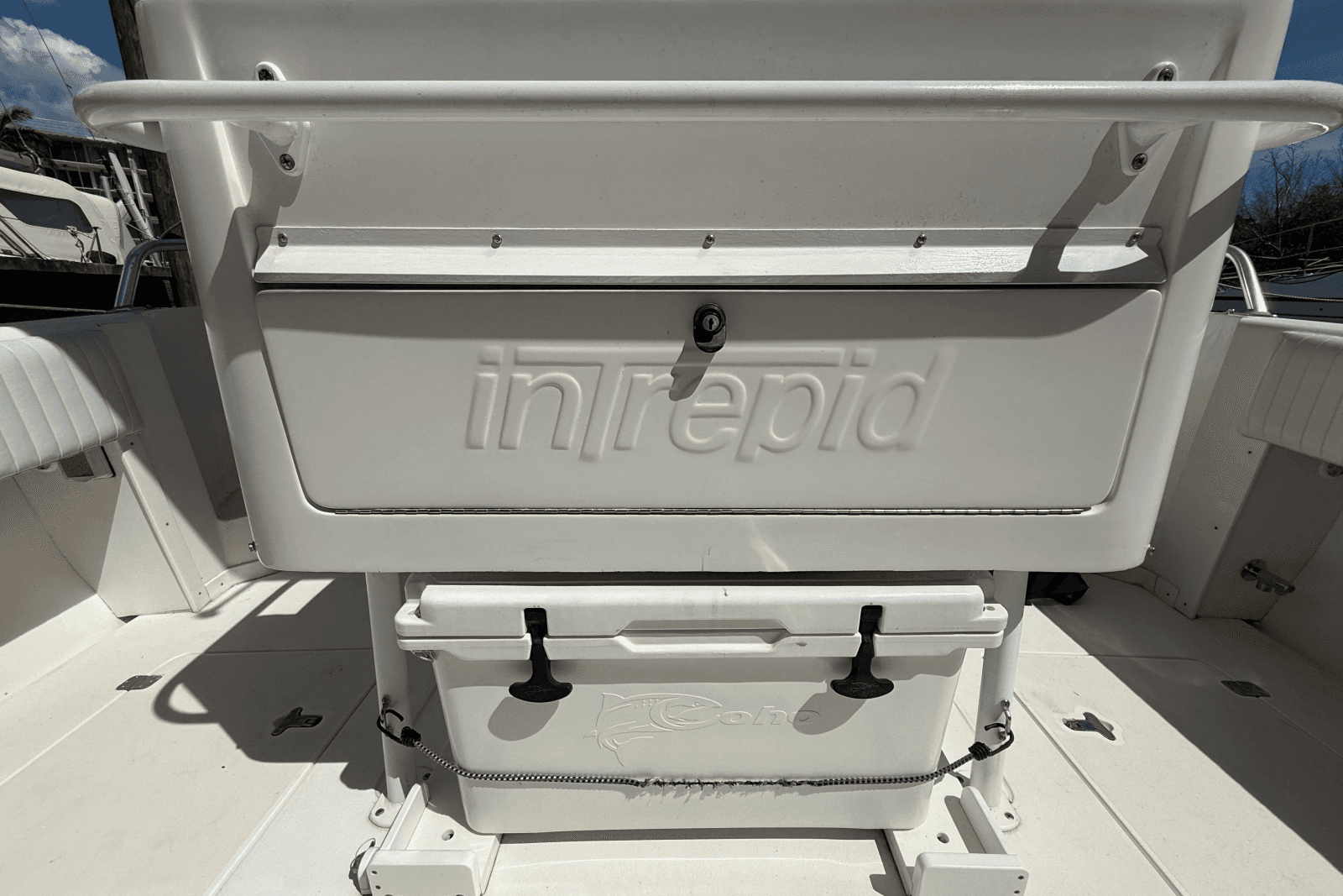 2004 Intrepid 348 WA - Photo 11