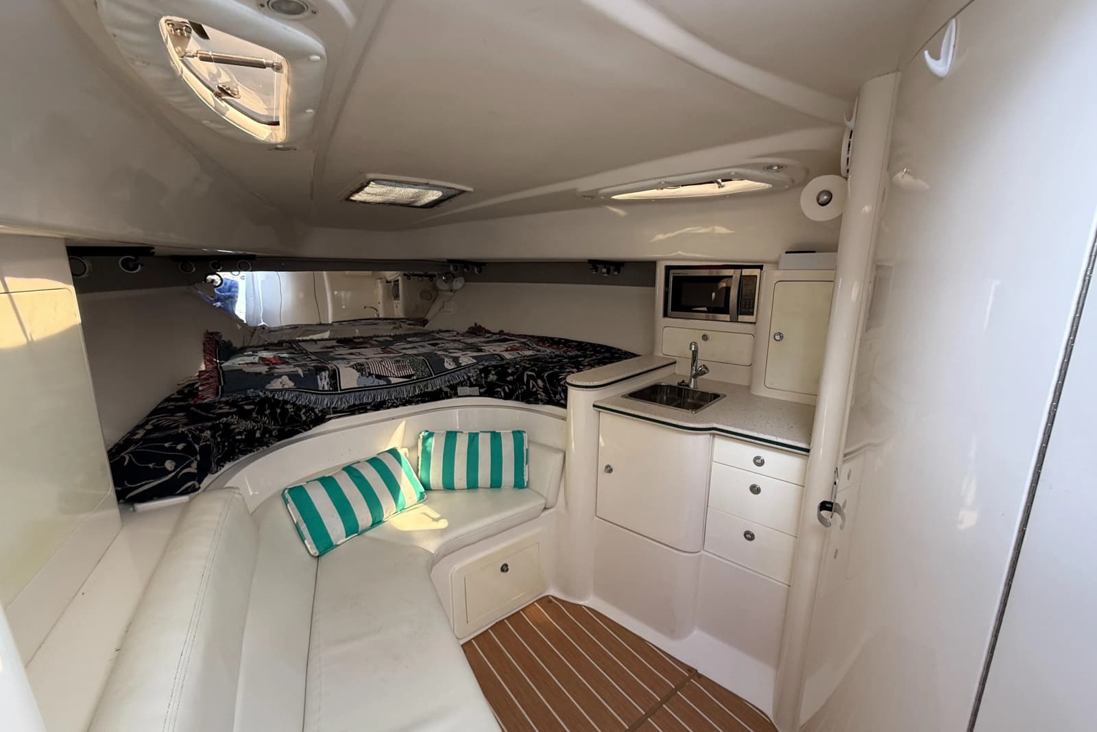 2004 Intrepid 348 WA - Photo 28