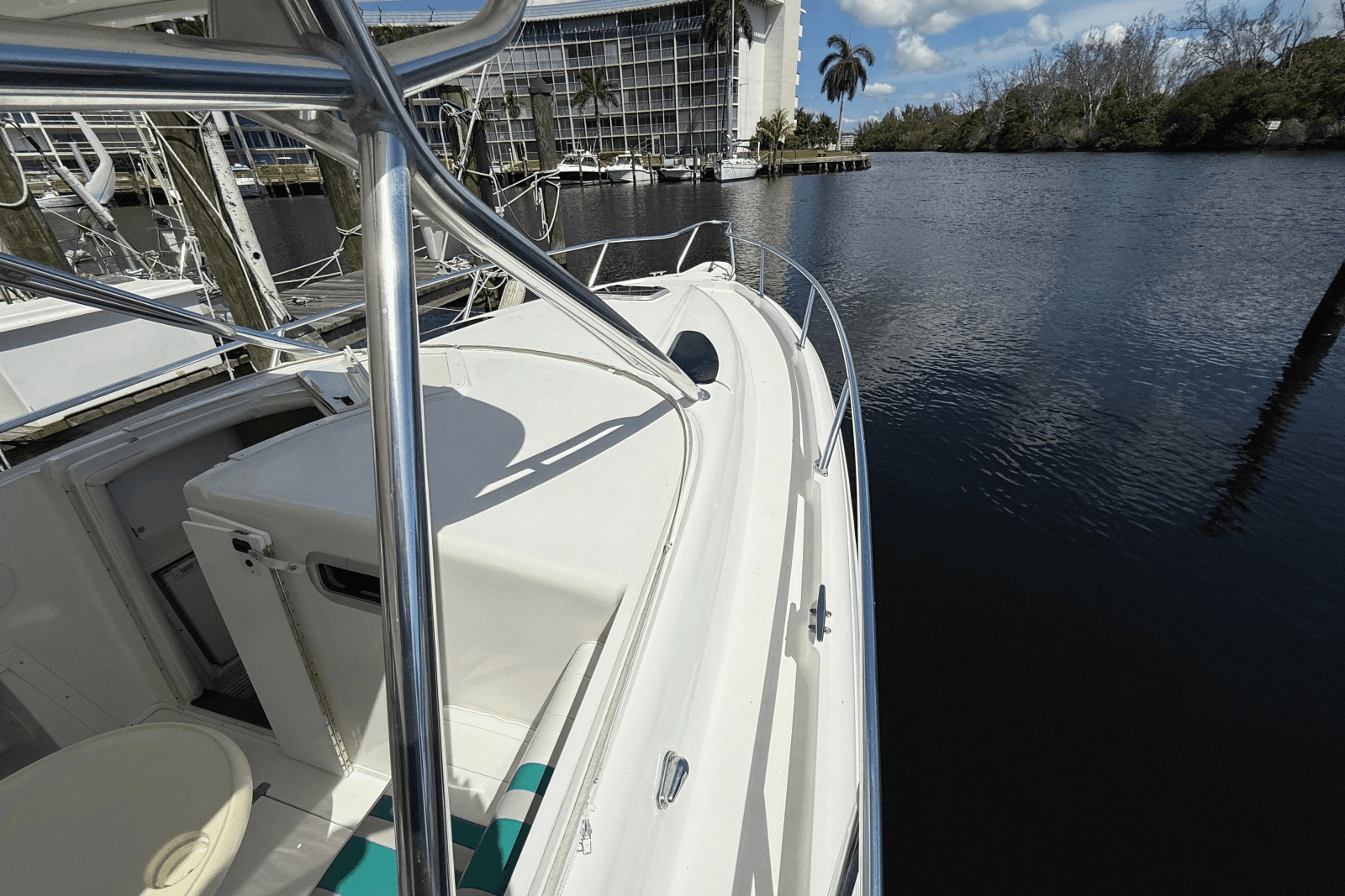 2004 Intrepid 348 WA - Photo 8