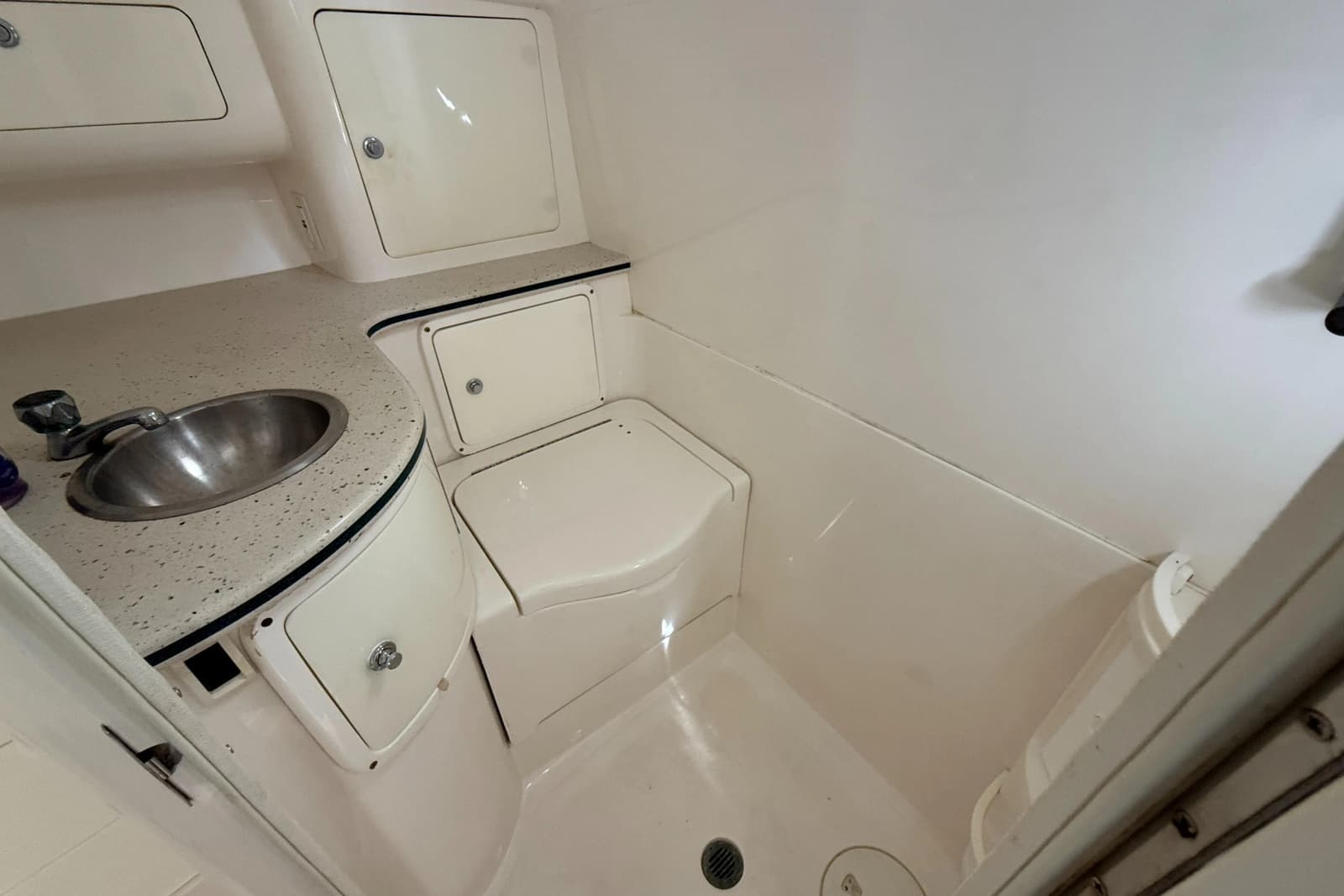 2004 Intrepid 348 WA - Photo 25