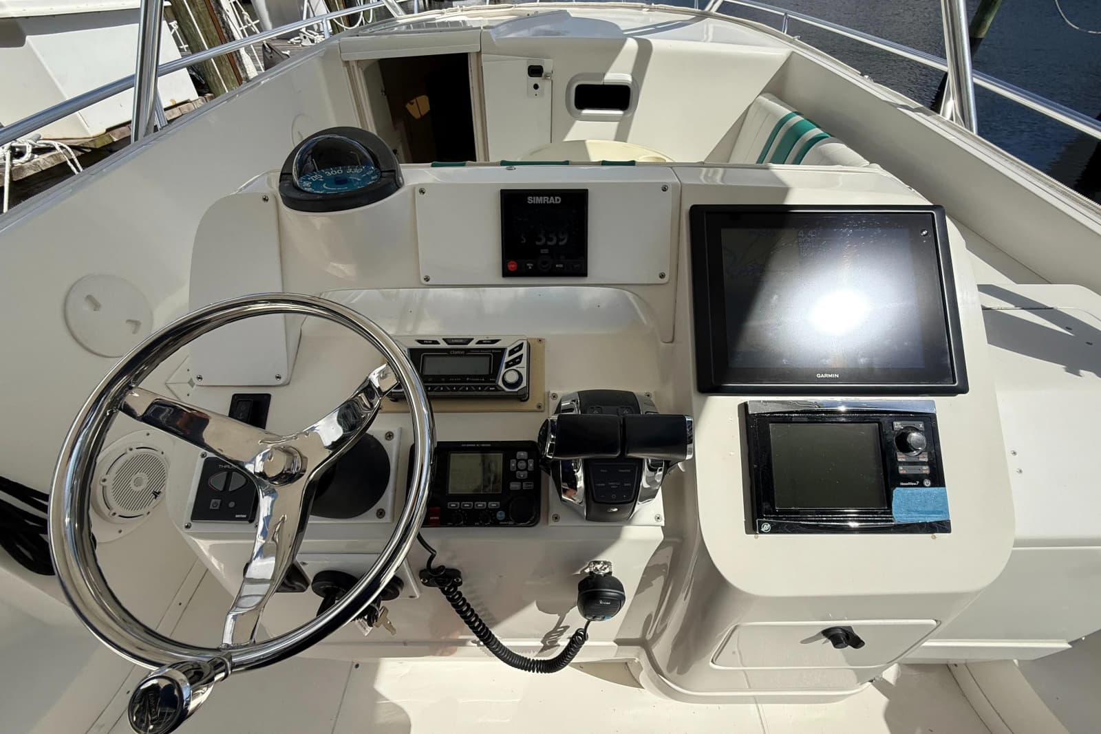 2004 Intrepid 348 WA - Photo 21