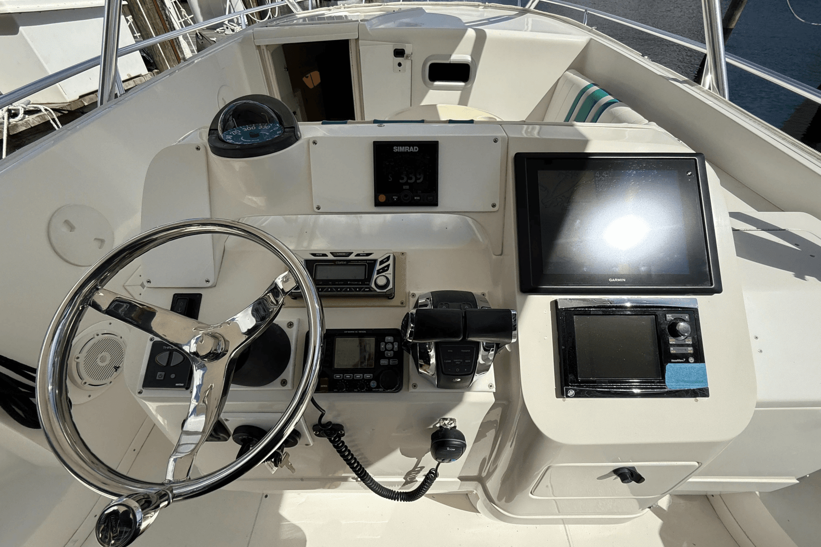 2004 Intrepid 348 WA - Photo 21