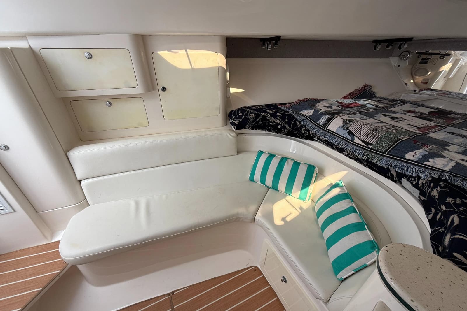 2004 Intrepid 348 WA - Photo 32