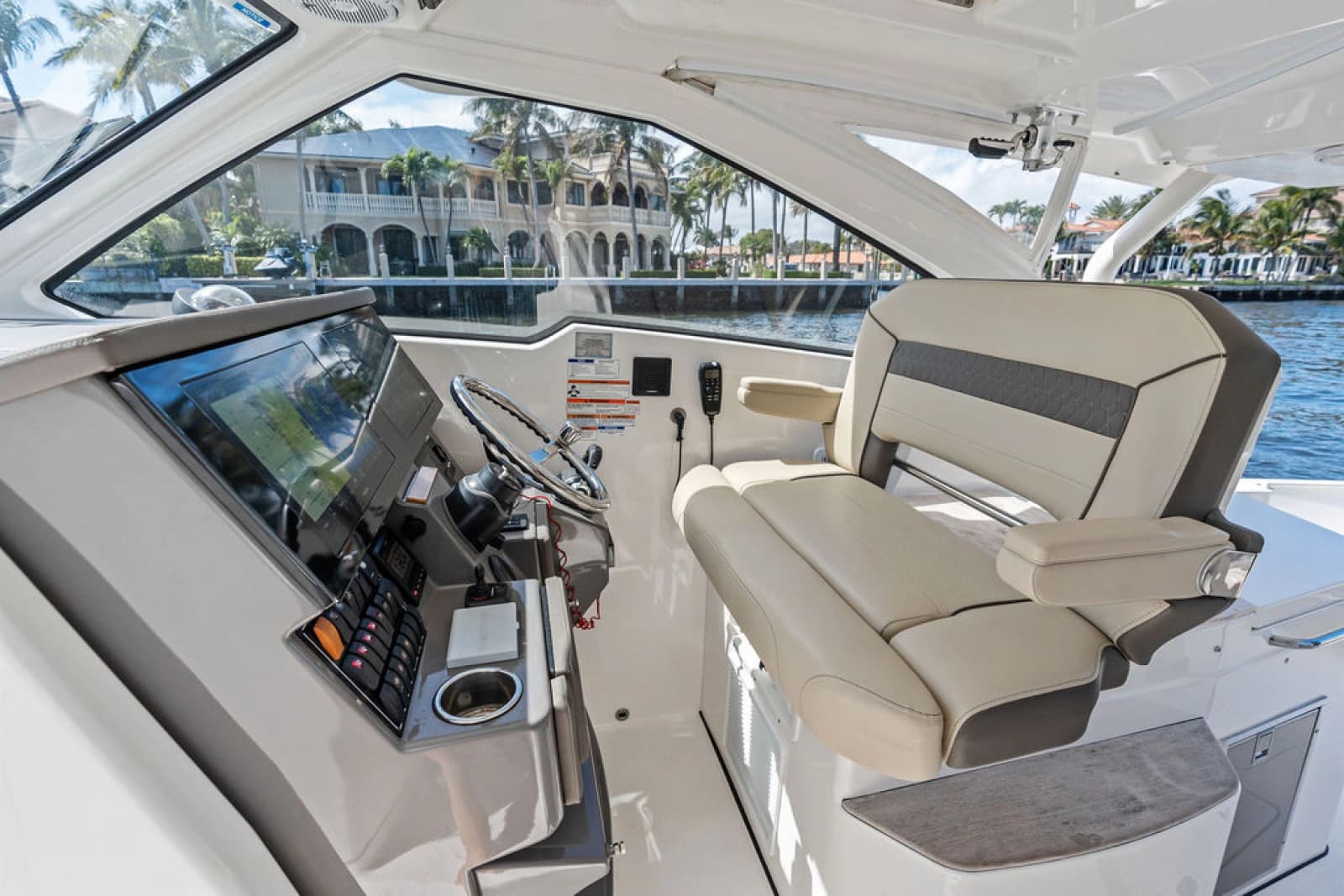 2019 Pursuit 365 DC - Photo 23