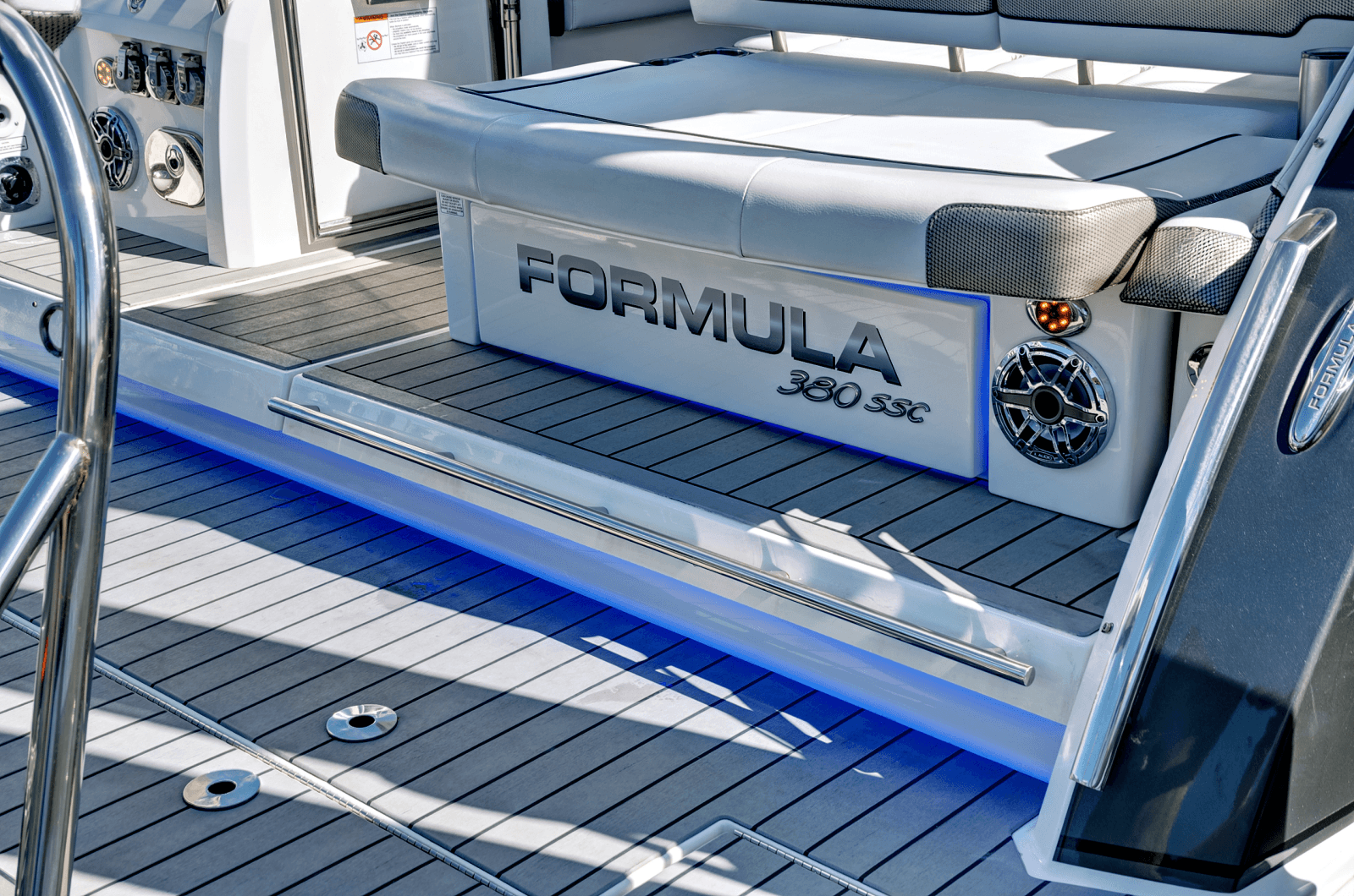 2021 Formula 380 Super Sport Crossover - Photo 13