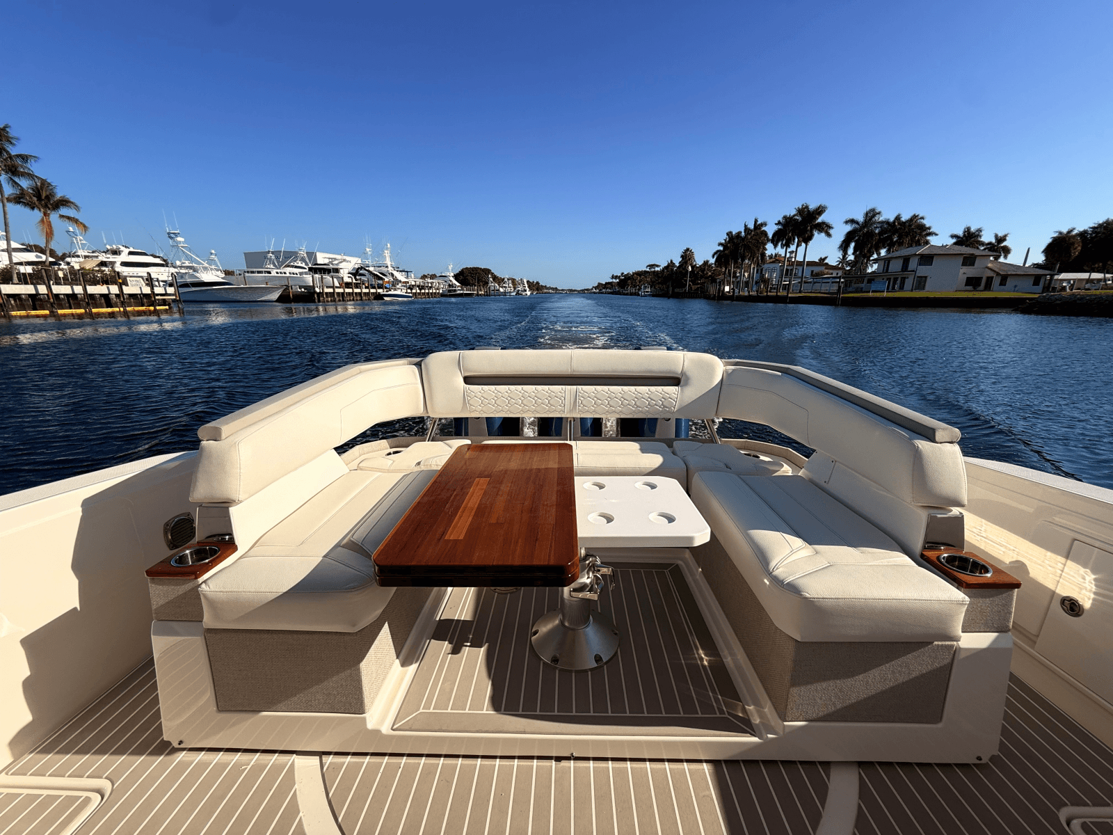 2023 Tiara Yachts 38 LS - Photo 9