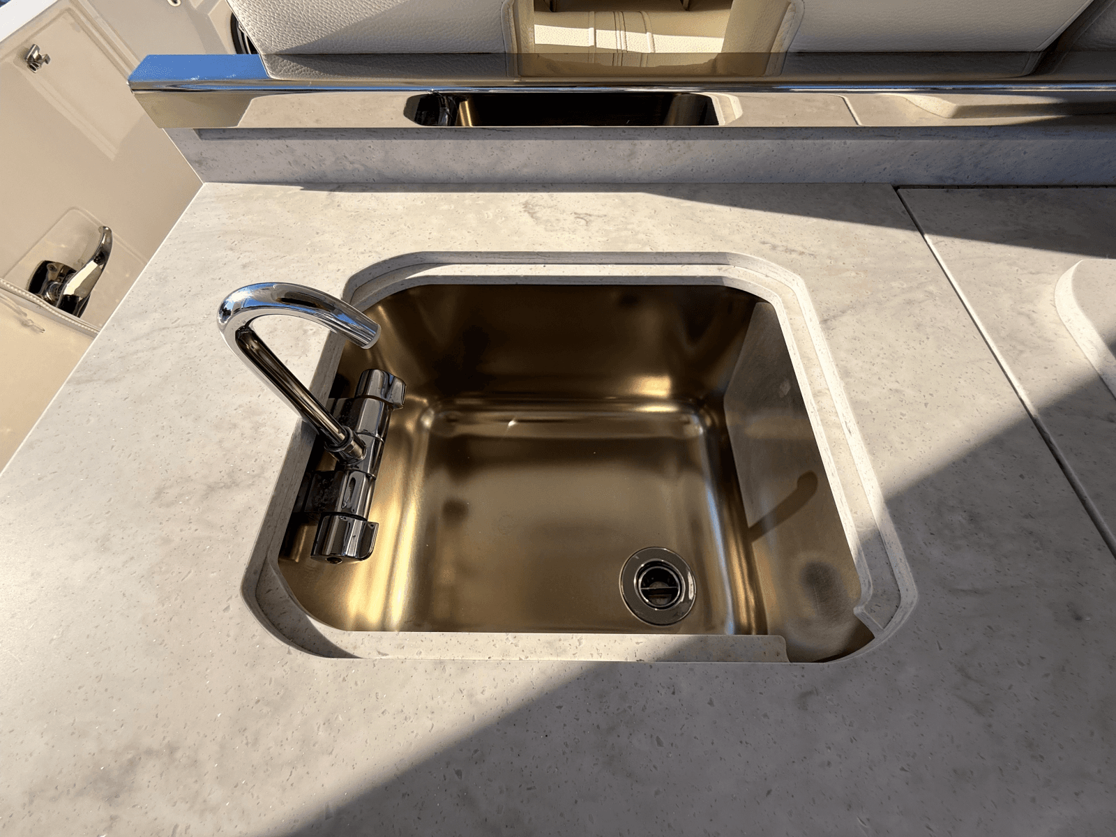2023 Tiara Yachts 38 LS - Photo 14