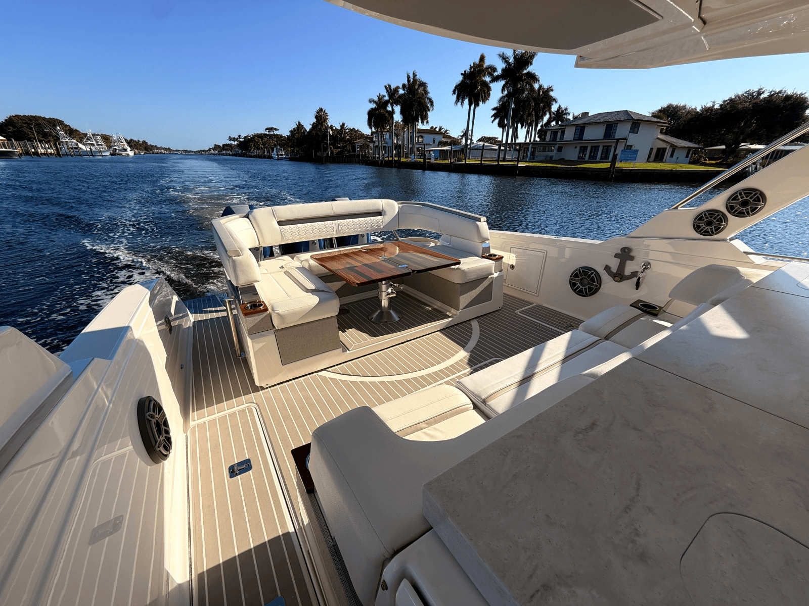 2023 Tiara Yachts 38 LS - Photo 7