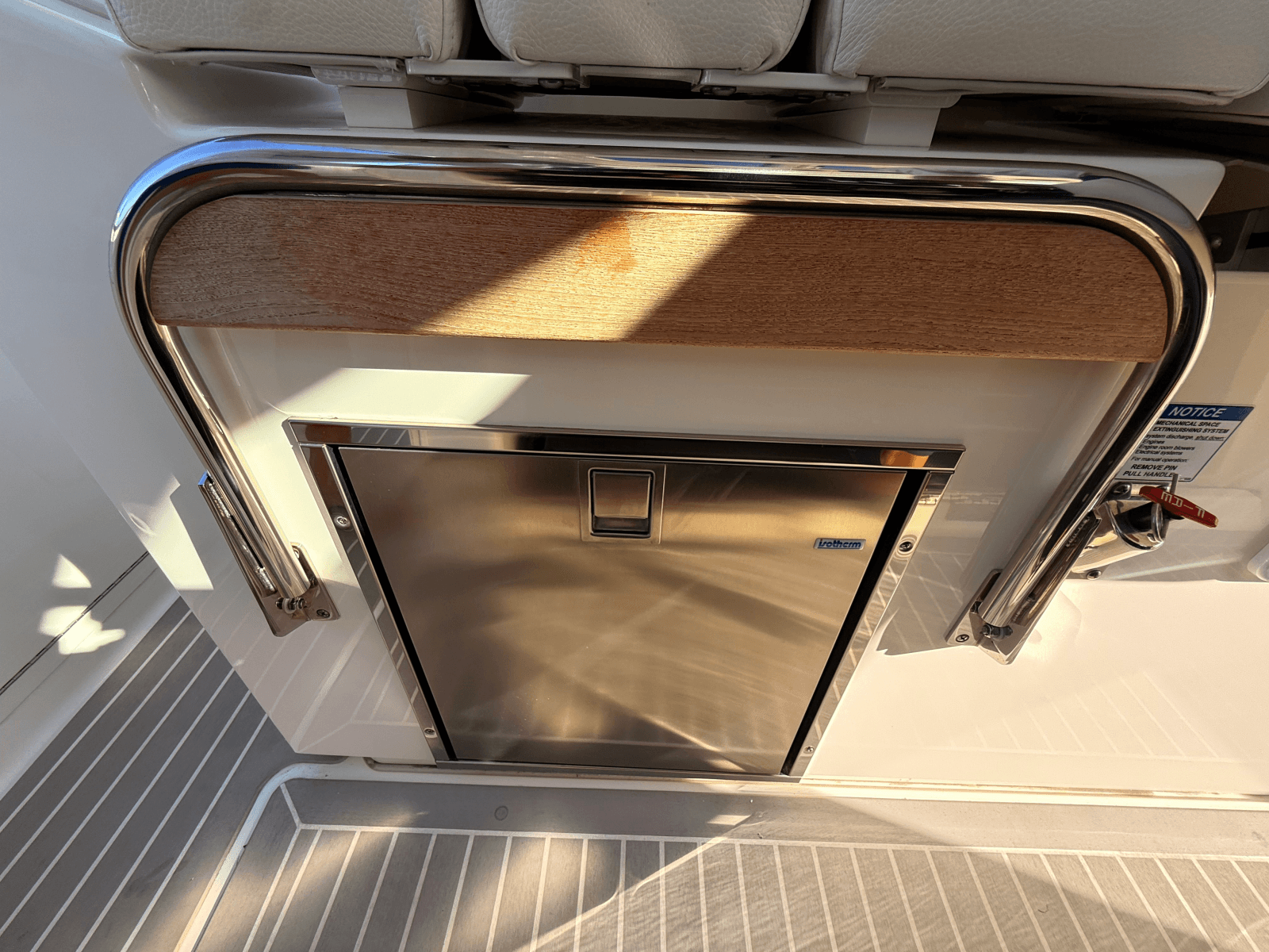 2023 Tiara Yachts 38 LS - Photo 17