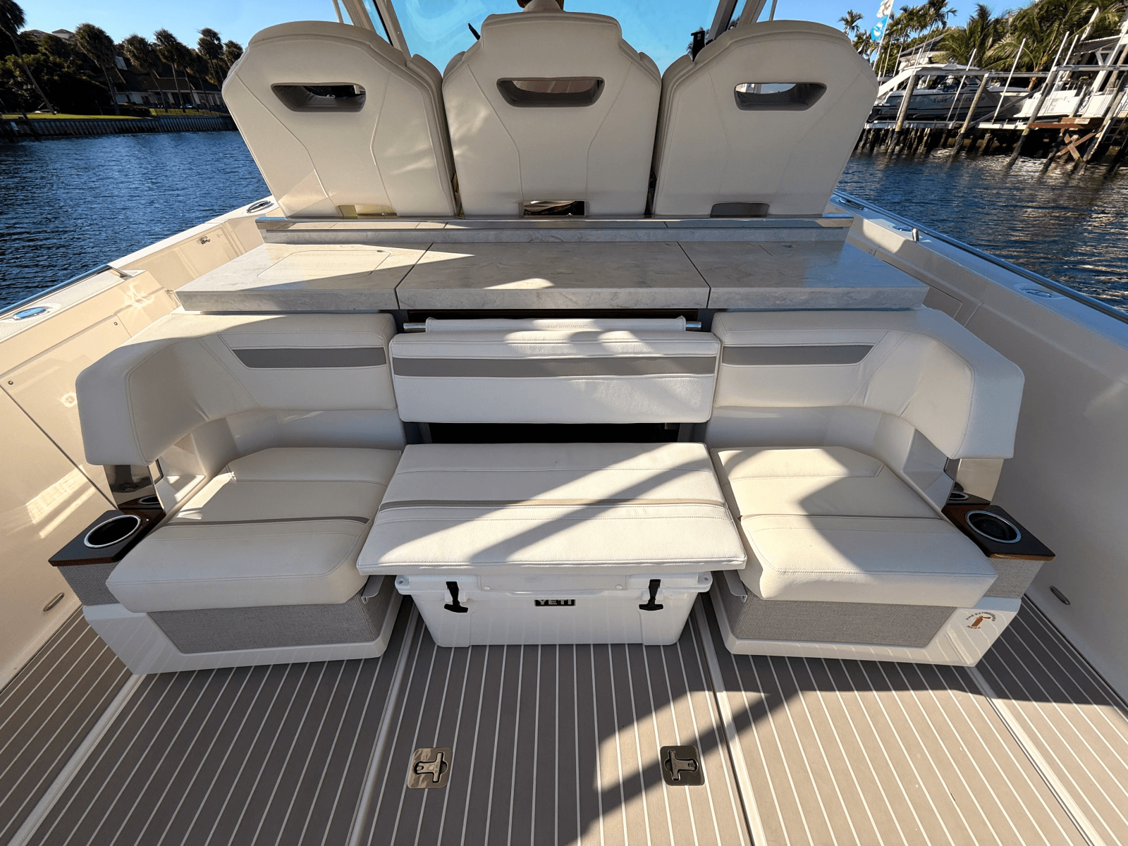 2023 Tiara Yachts 38 LS - Photo 13