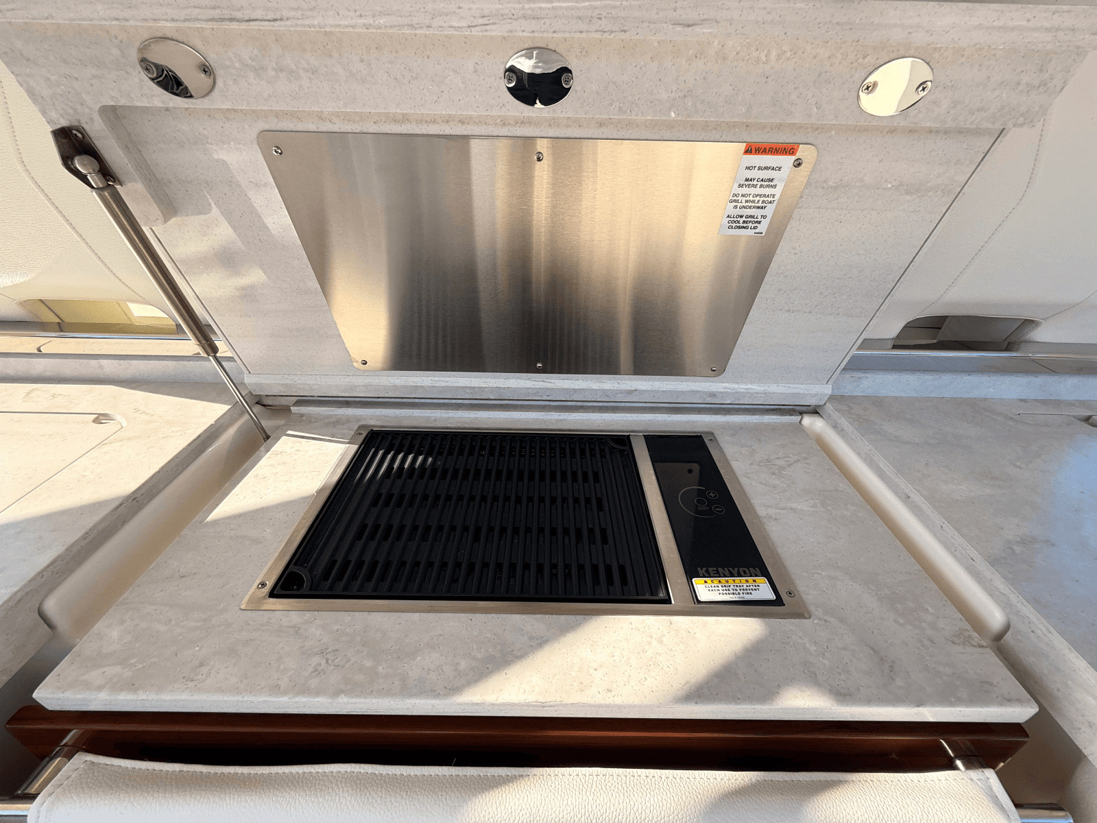 2023 Tiara Yachts 38 LS - Photo 15