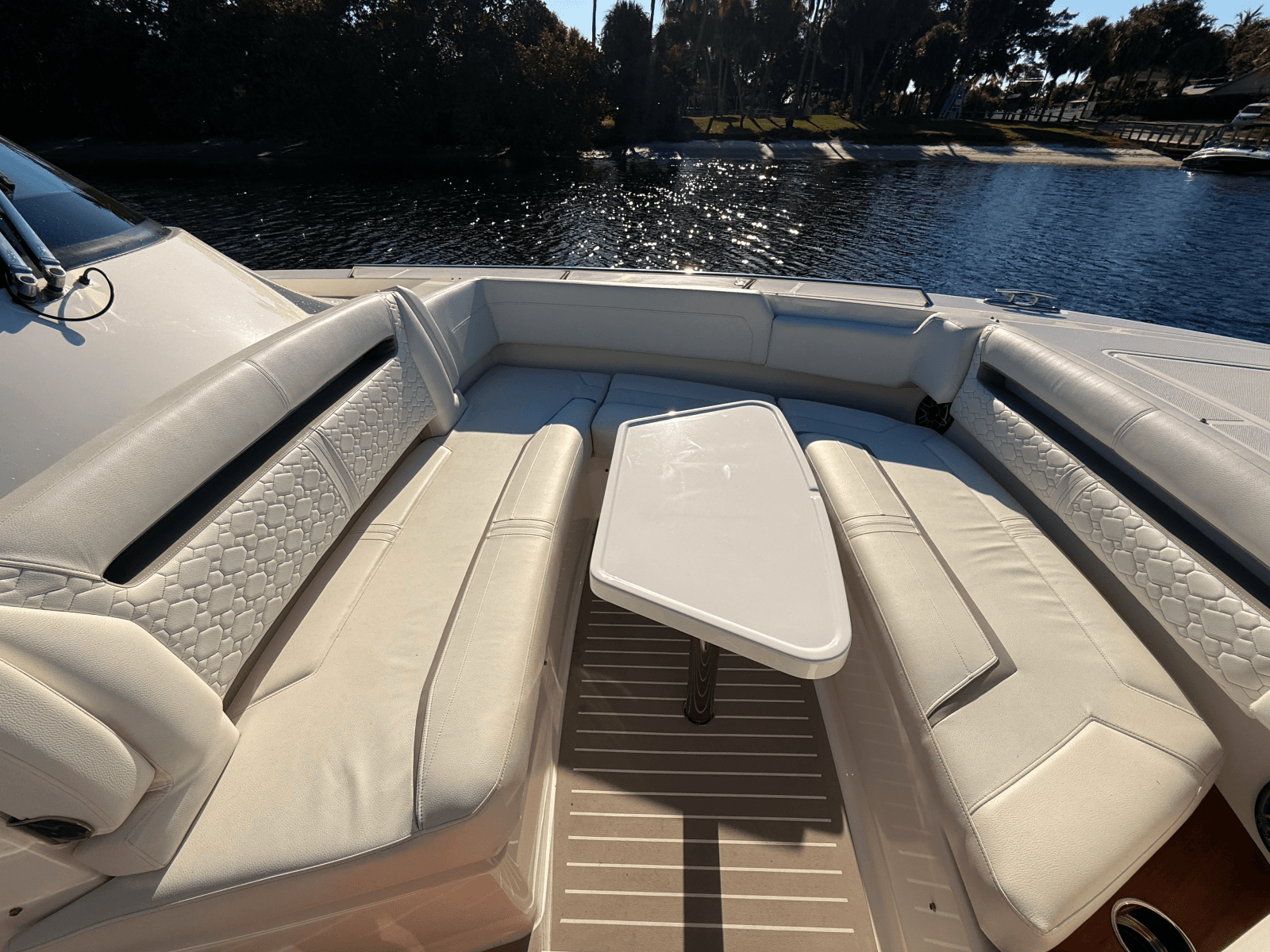 2023 Tiara Yachts 38 LS - Photo 31