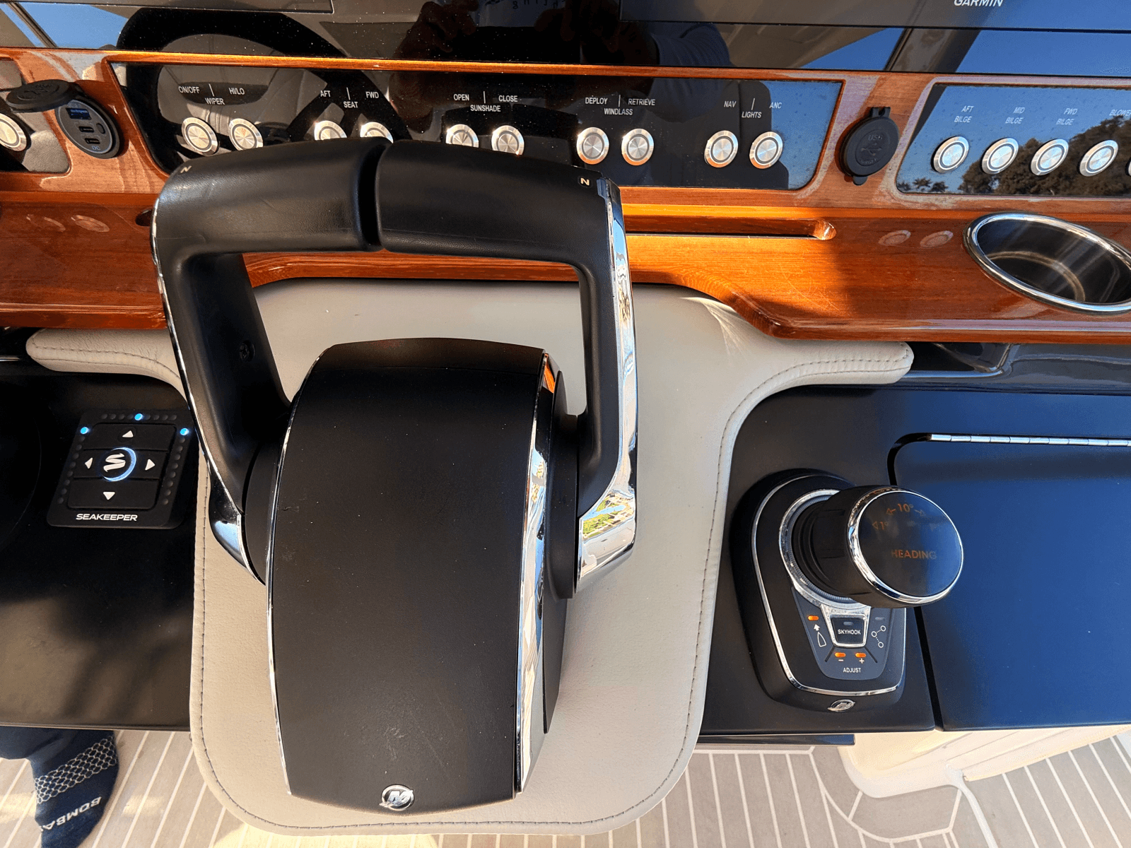 2023 Tiara Yachts 38 LS - Photo 21