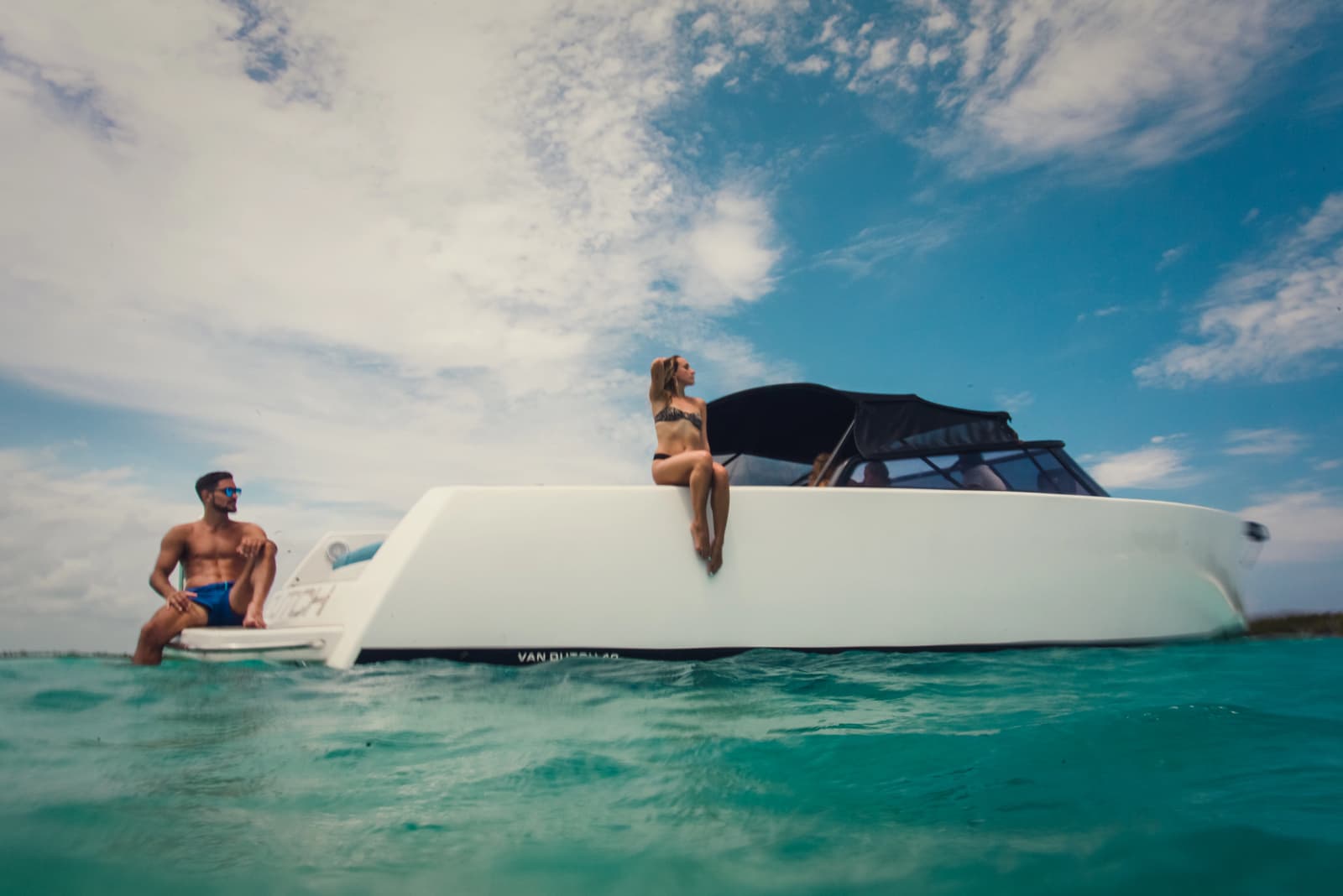2014 VanDutch 40 - Photo 10