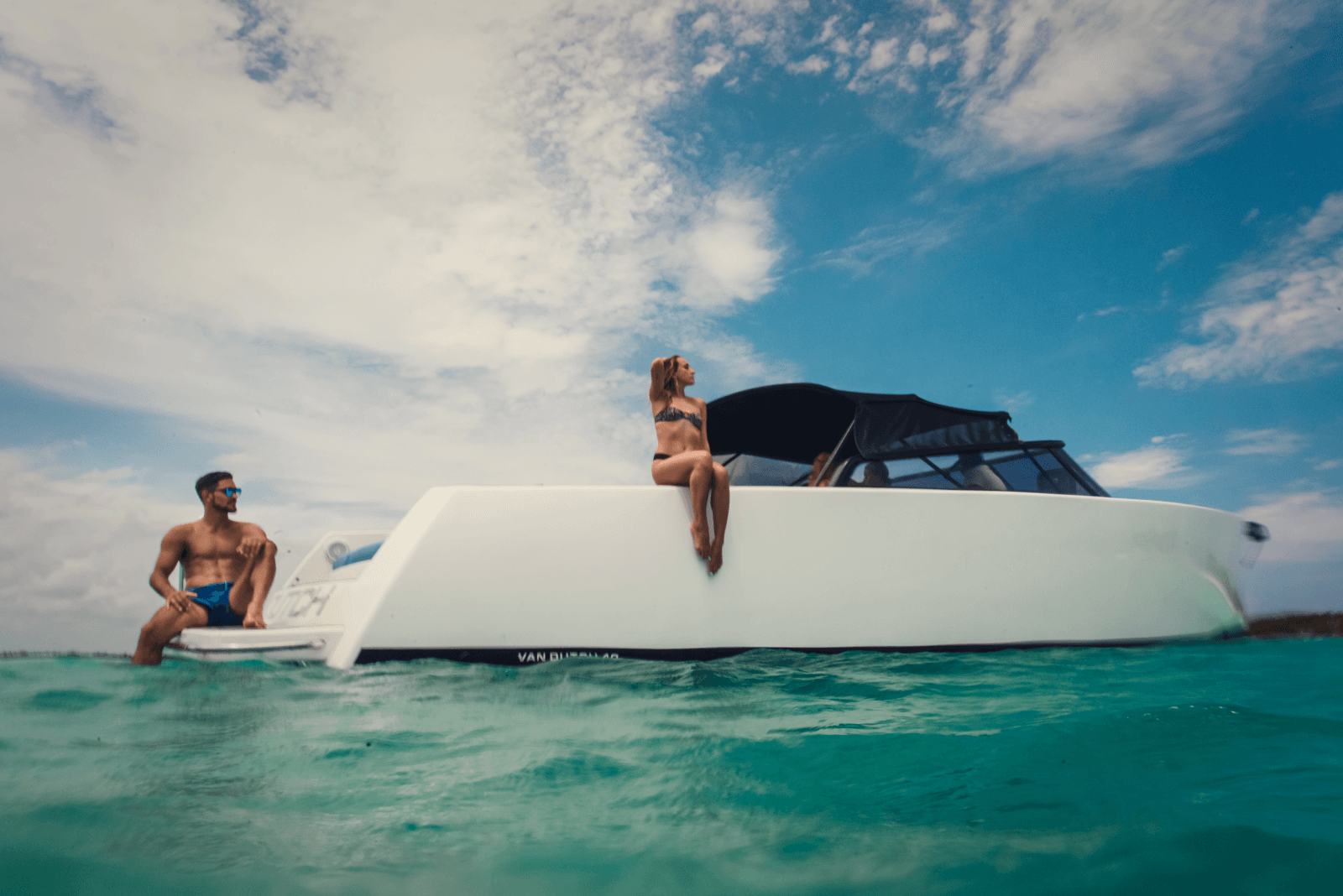 2014 VanDutch 40 - Photo 10