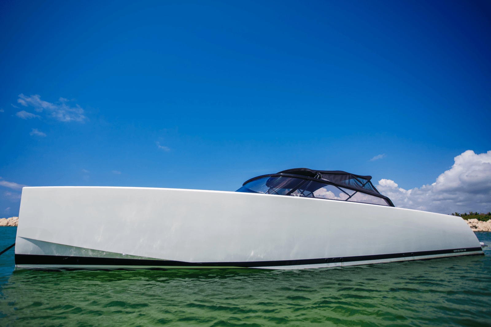 2014 VanDutch 40 - Photo 1
