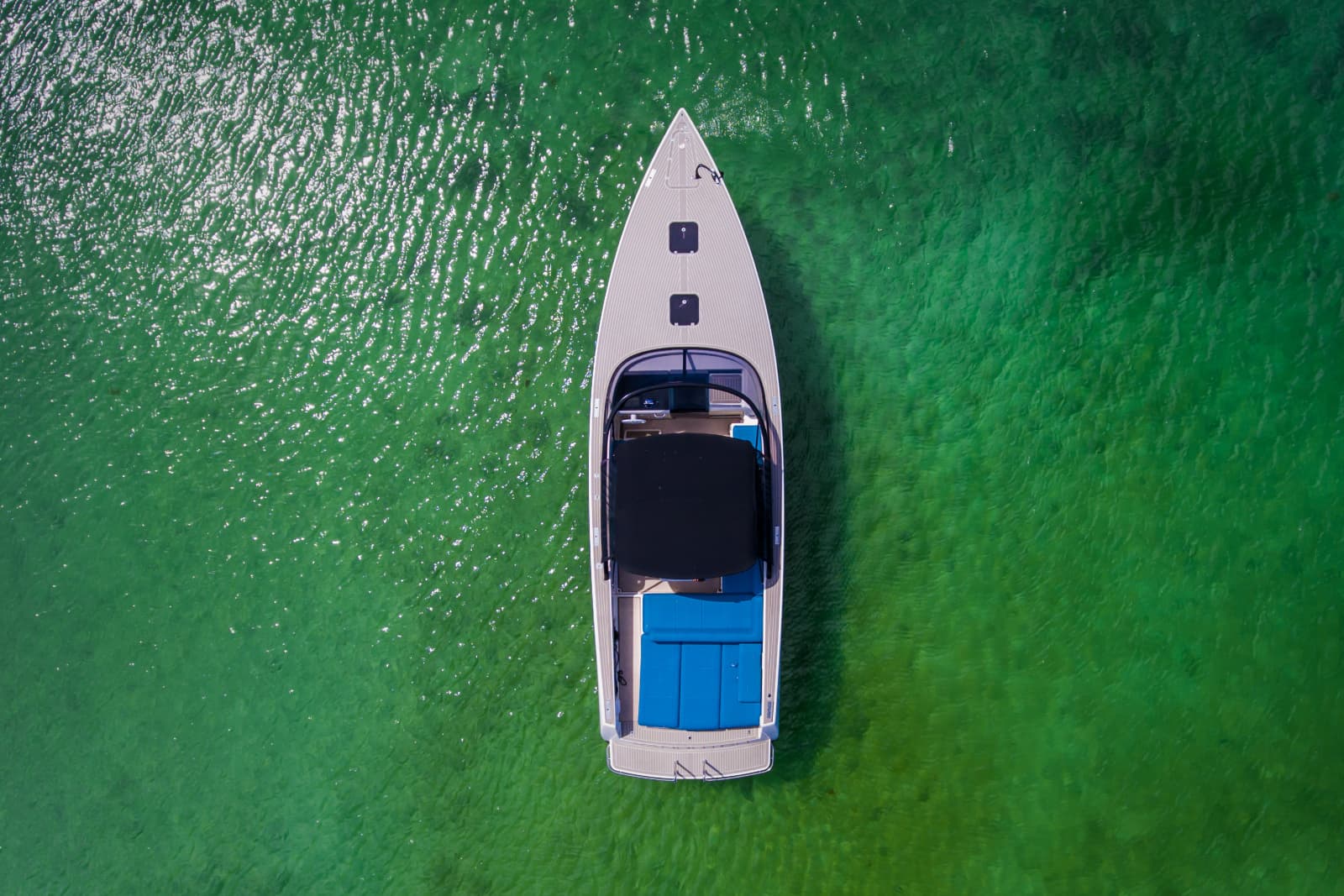 2014 VanDutch 40 - Photo 6