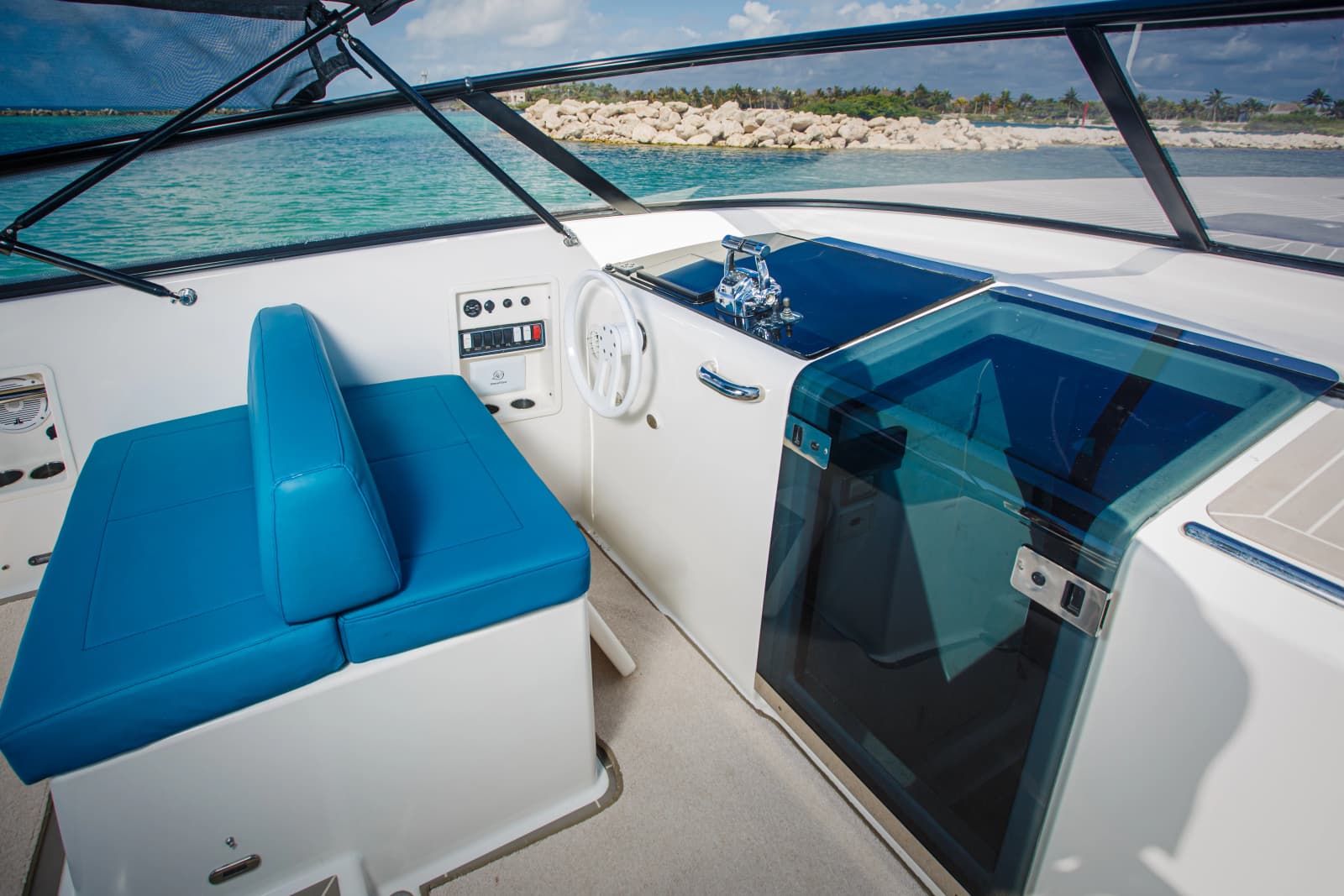 2014 VanDutch 40 - Photo 8