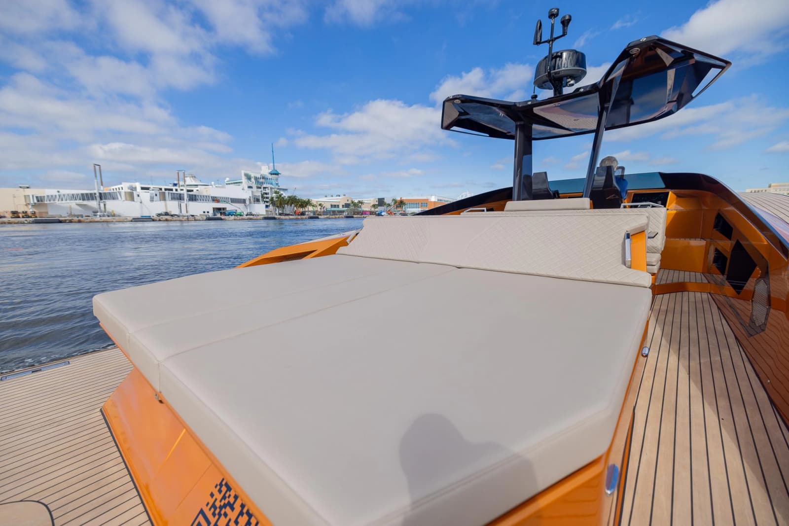 2022 SAY Carbon Yachts 42 Open - Photo 10